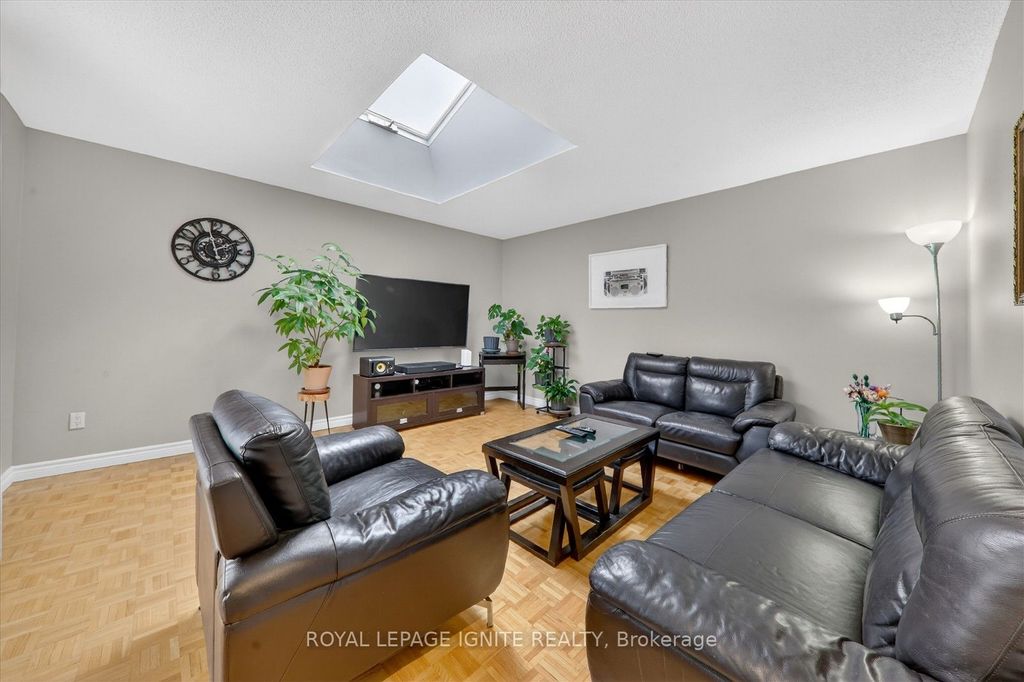 Photo of 136 Chipmunk Crescent, Brampton, ON L6R 1B7 (MLS # W12837156)