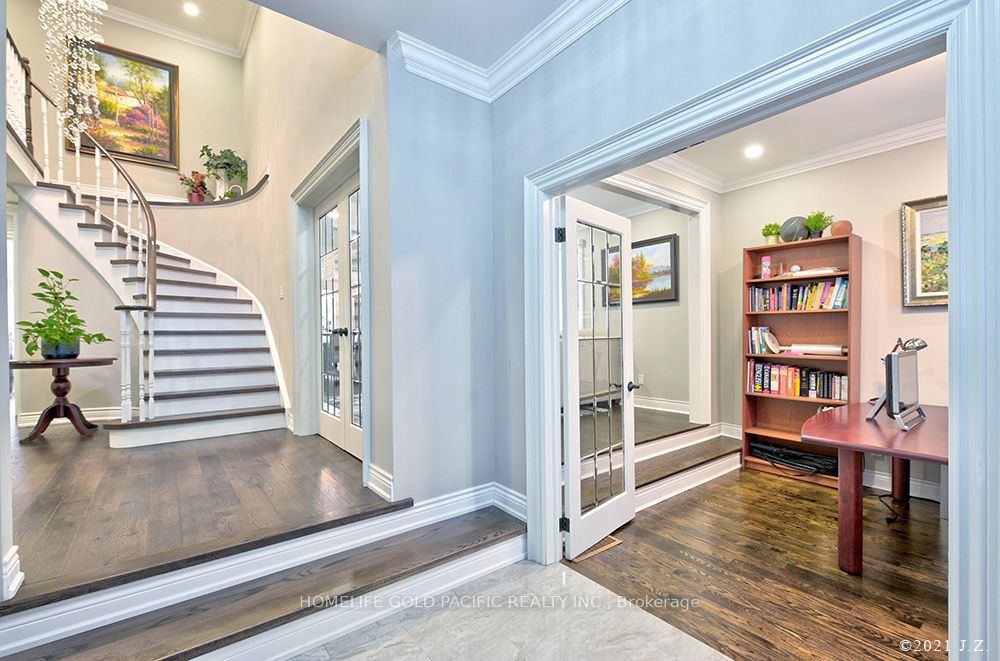 48 Havagal Crescent