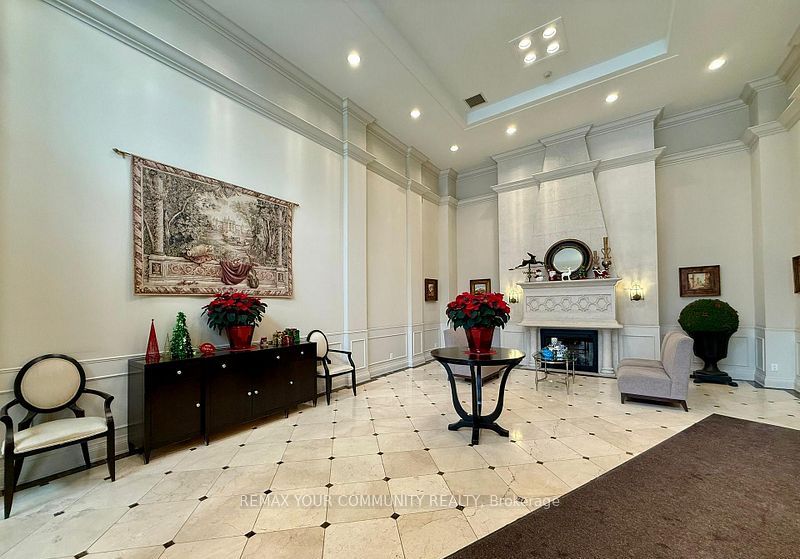 350 Red Maple Road 612