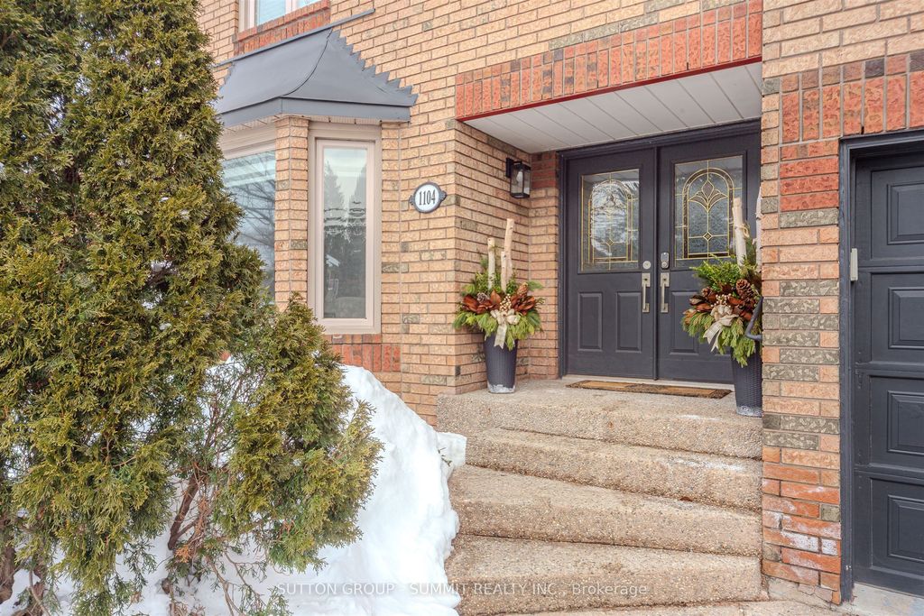 Photo of 1104 Ambercroft Lane, Oakville, ON L6M 1Z2 (MLS # W12780256)