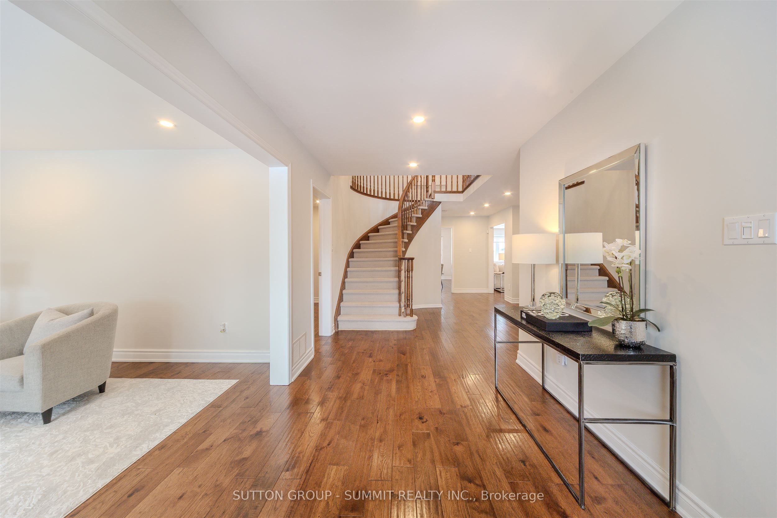 1104 Ambercroft Lane