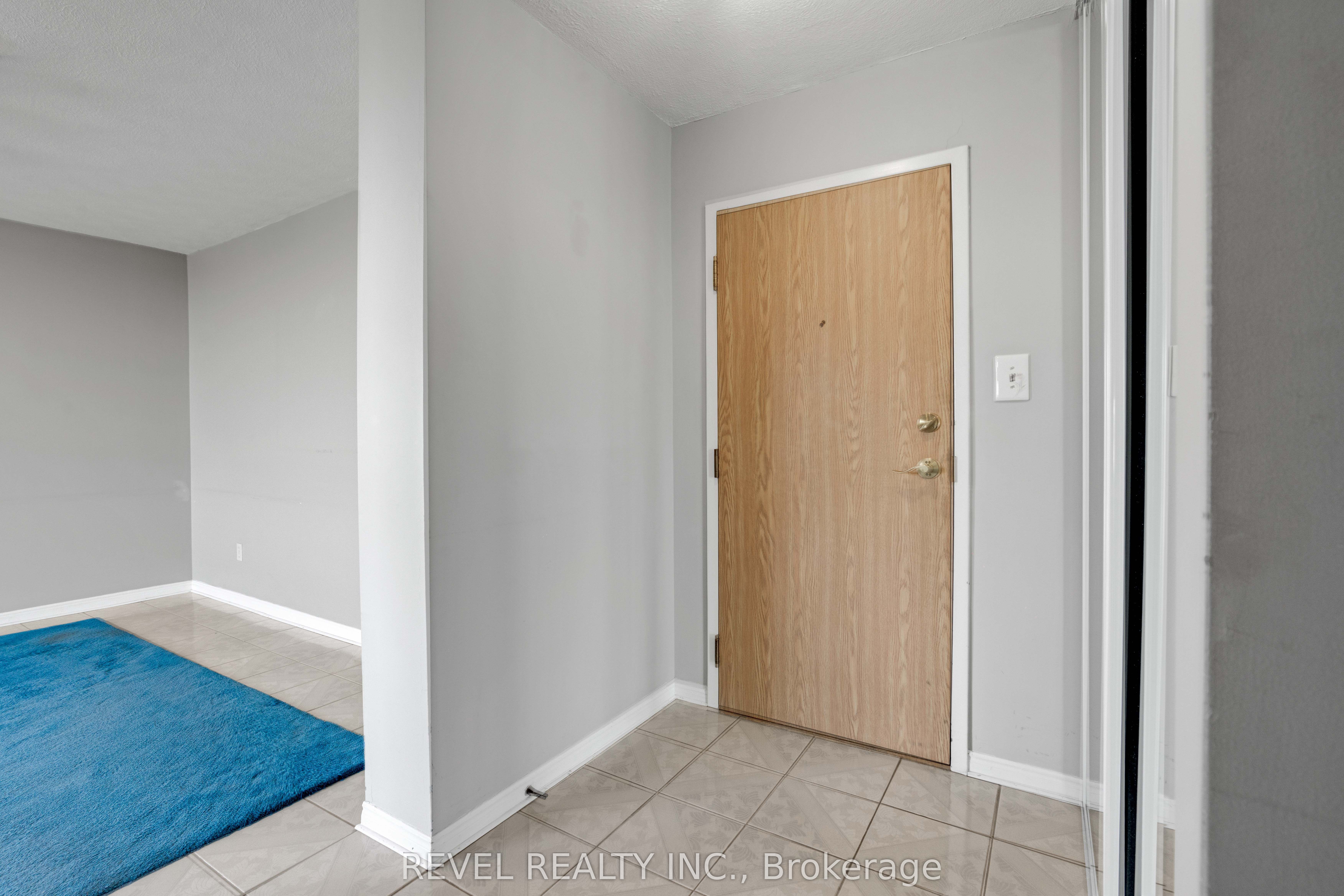 1360 Rathburn Road E 403