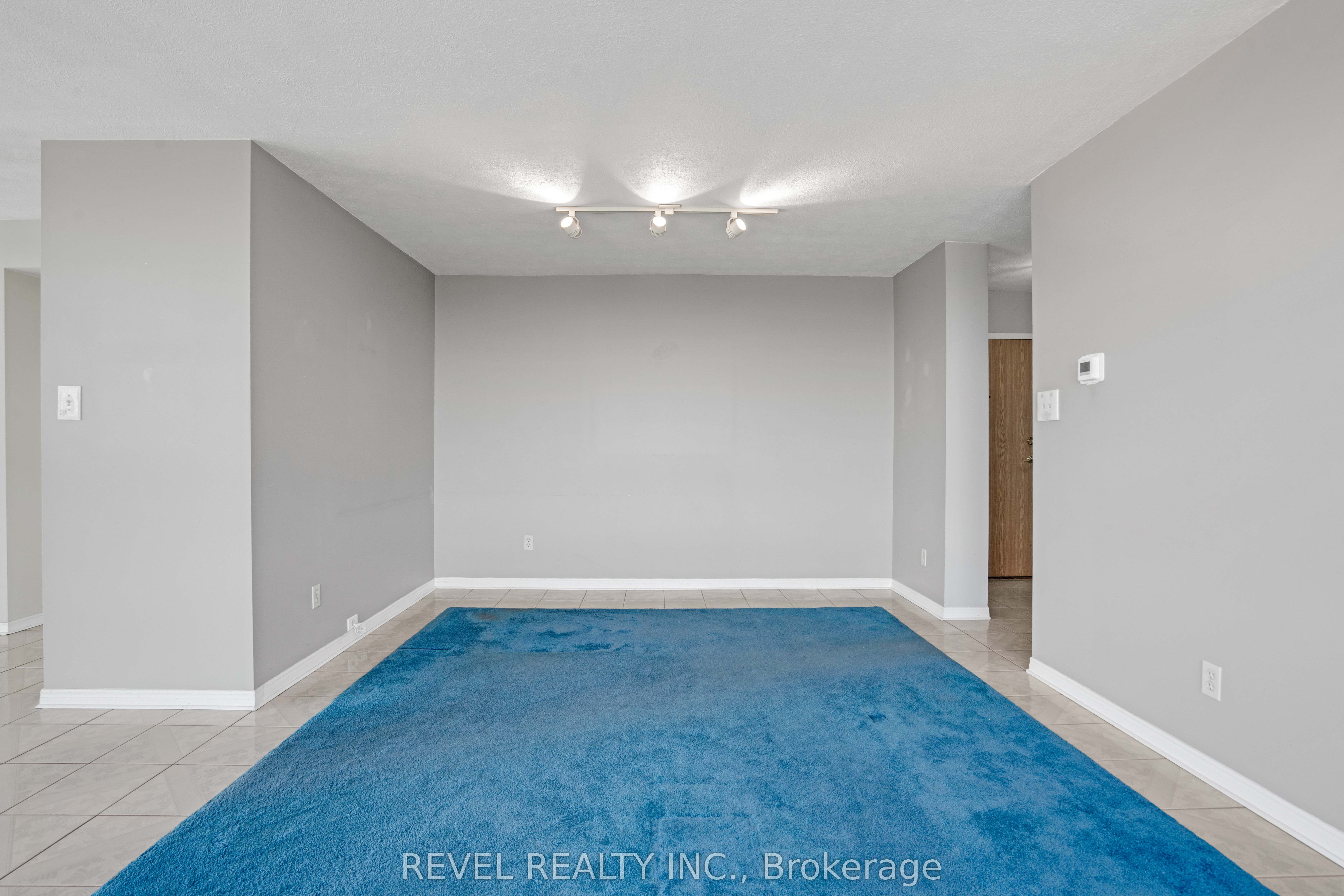 1360 Rathburn Road E 403