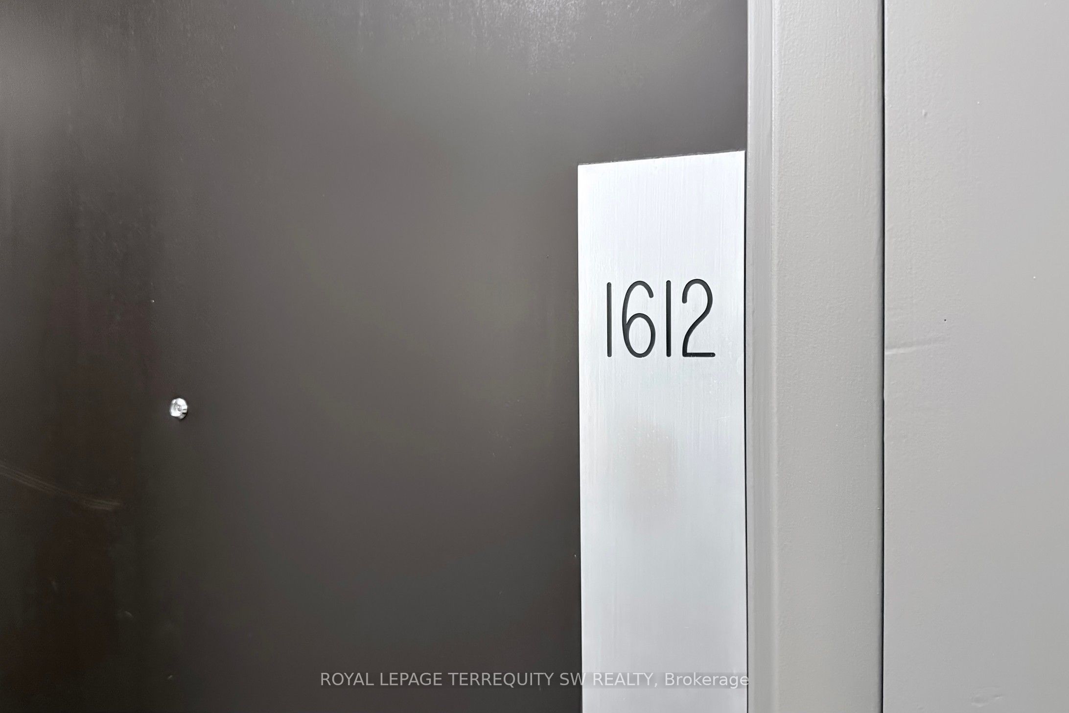 85 Bloor Street E 1612