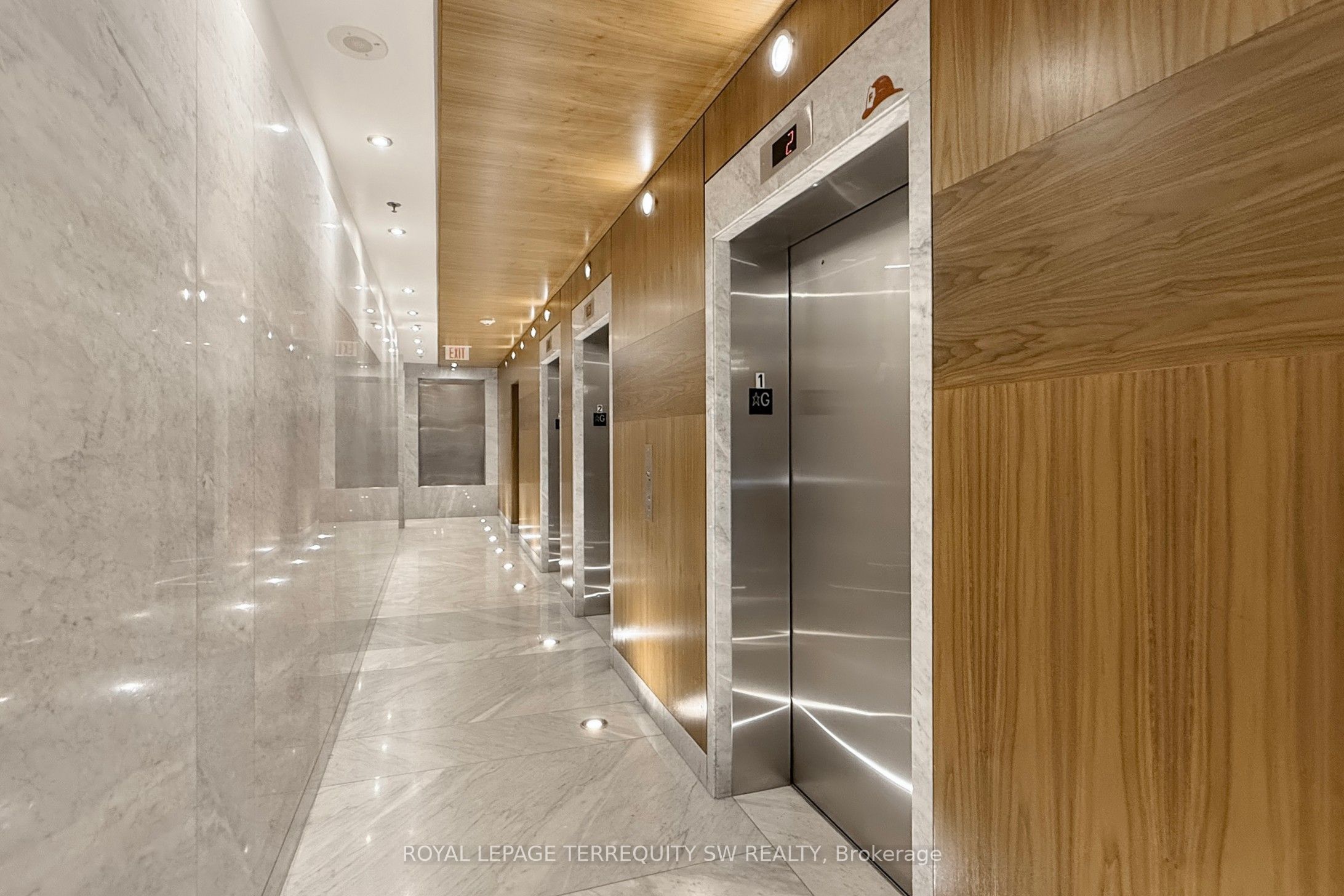 85 Bloor Street E 1612