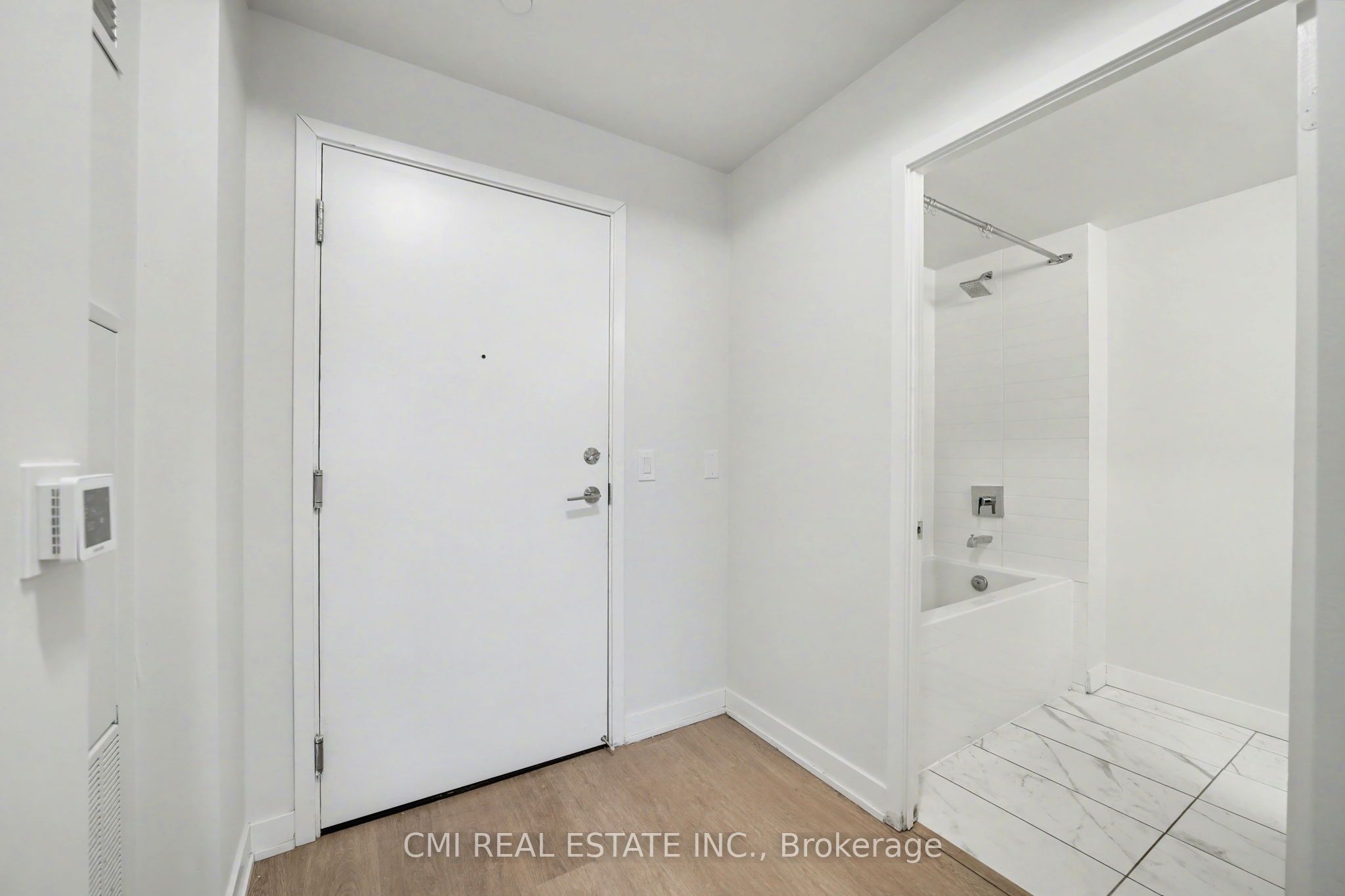 859 The Queensway N/A 623