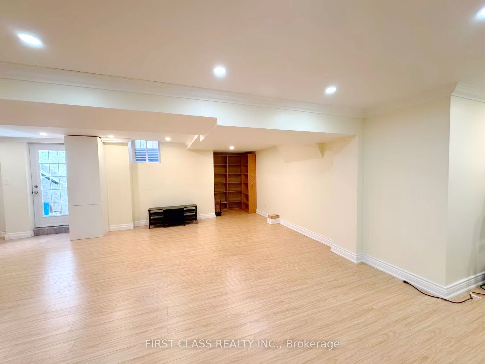 1200 RUSHBROOKE Drive Lower