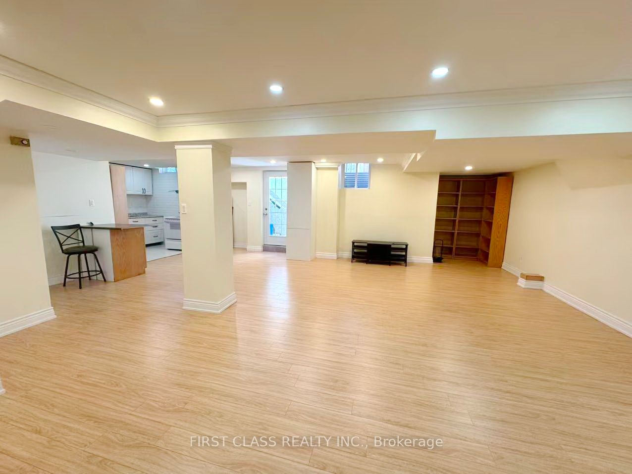 1200 RUSHBROOKE Drive Lower