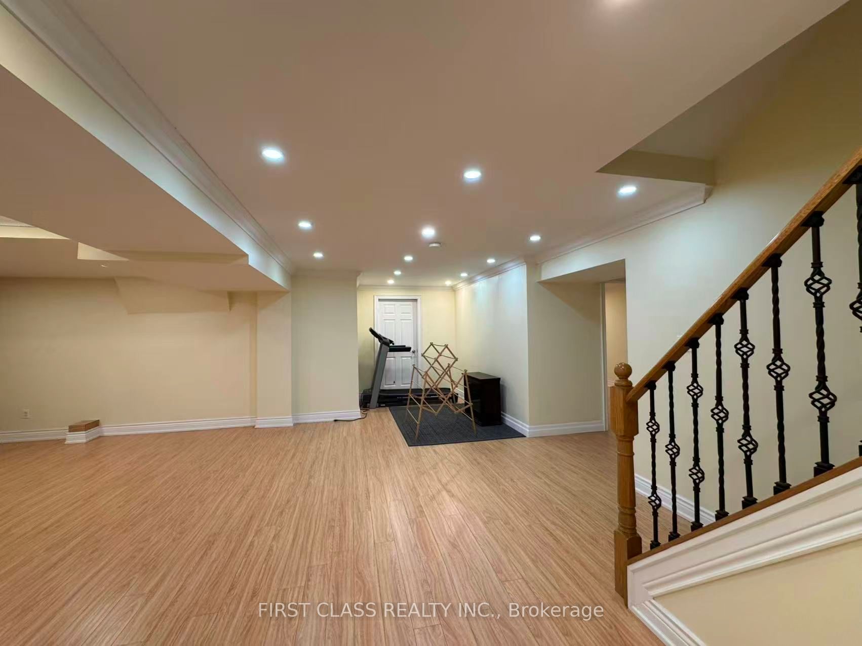 1200 RUSHBROOKE Drive Lower