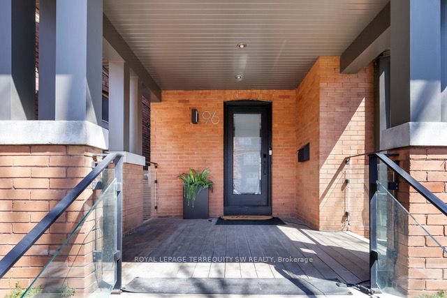 96 Summerhill Avenue