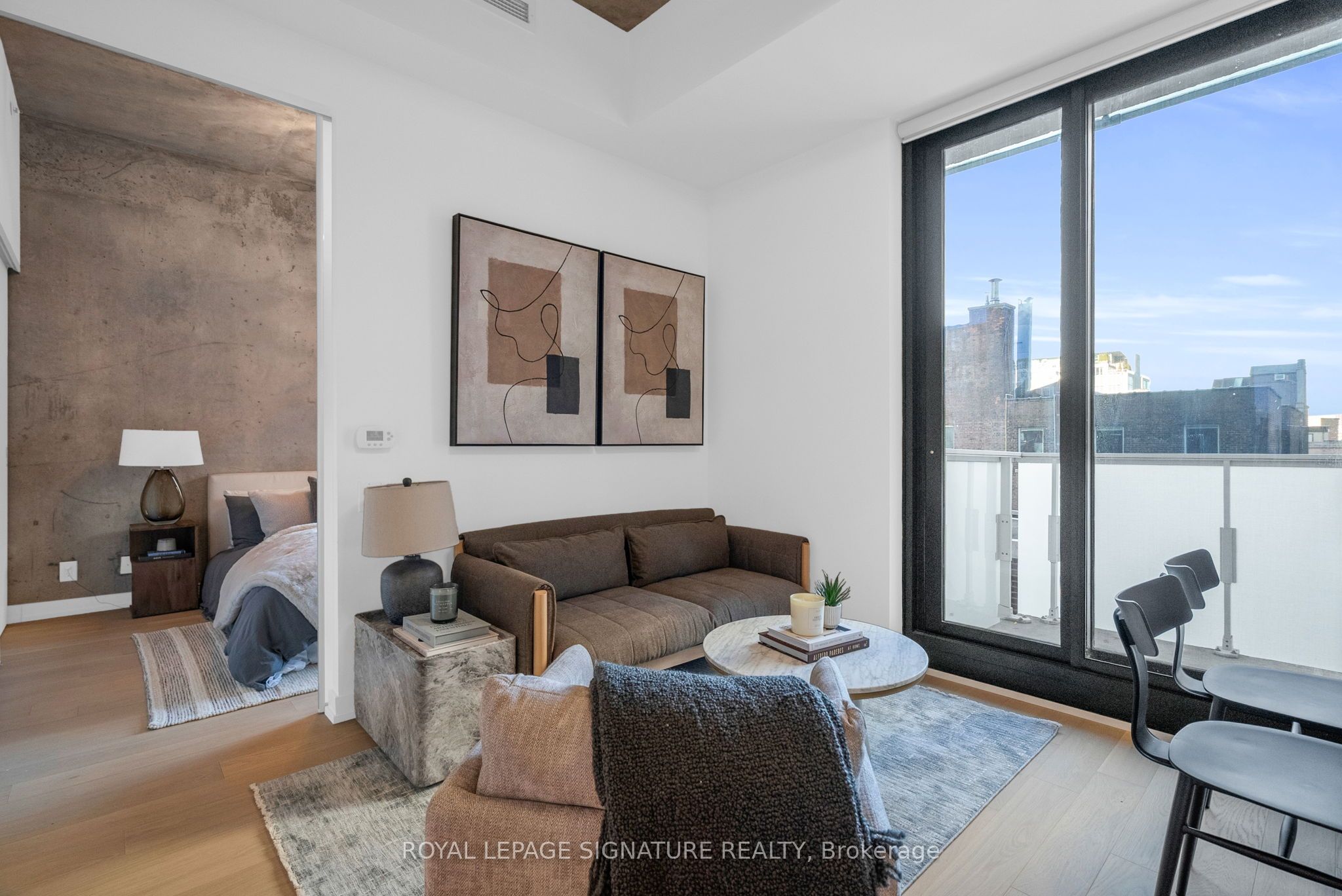 11 Charlotte Street 606