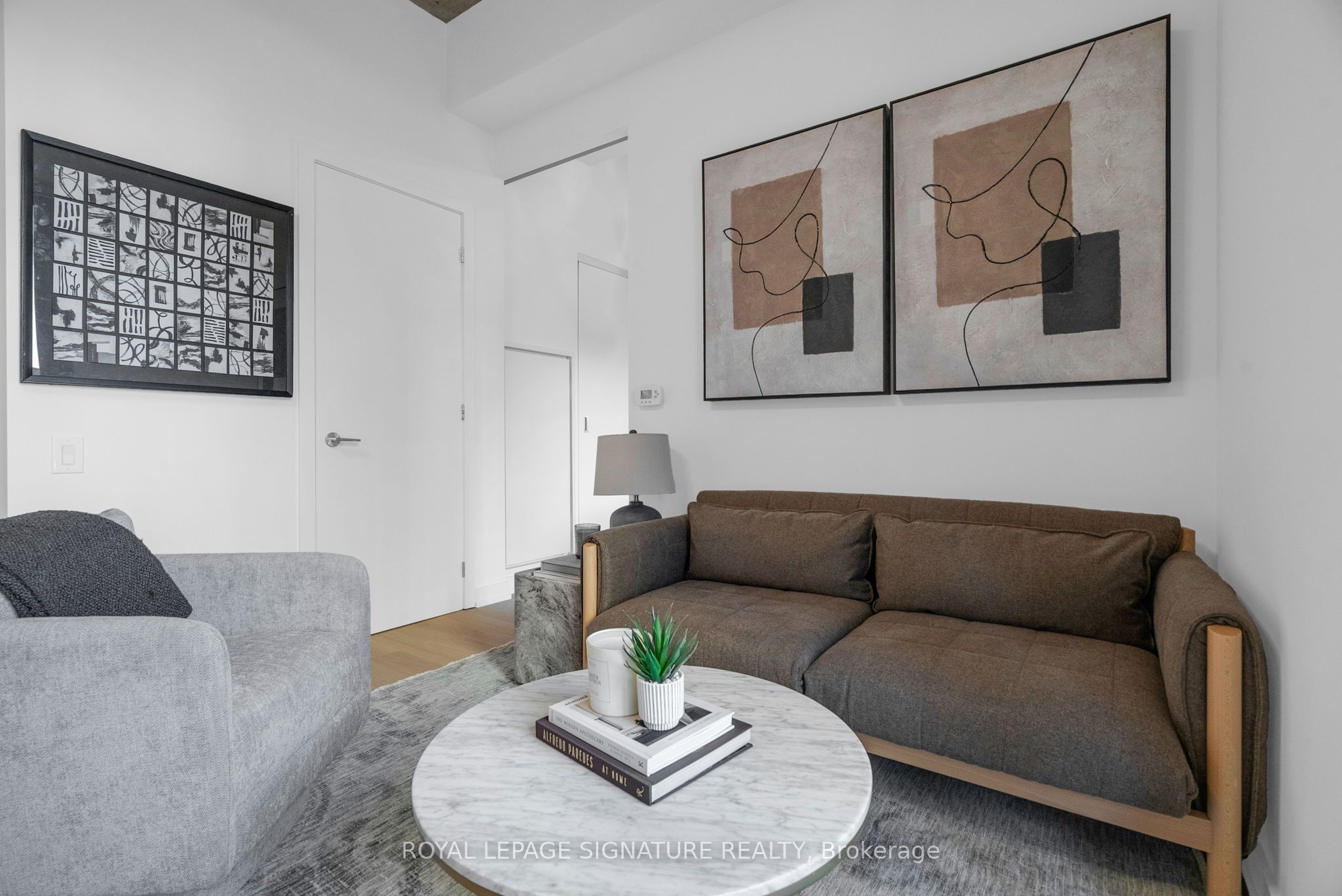 11 Charlotte Street 606