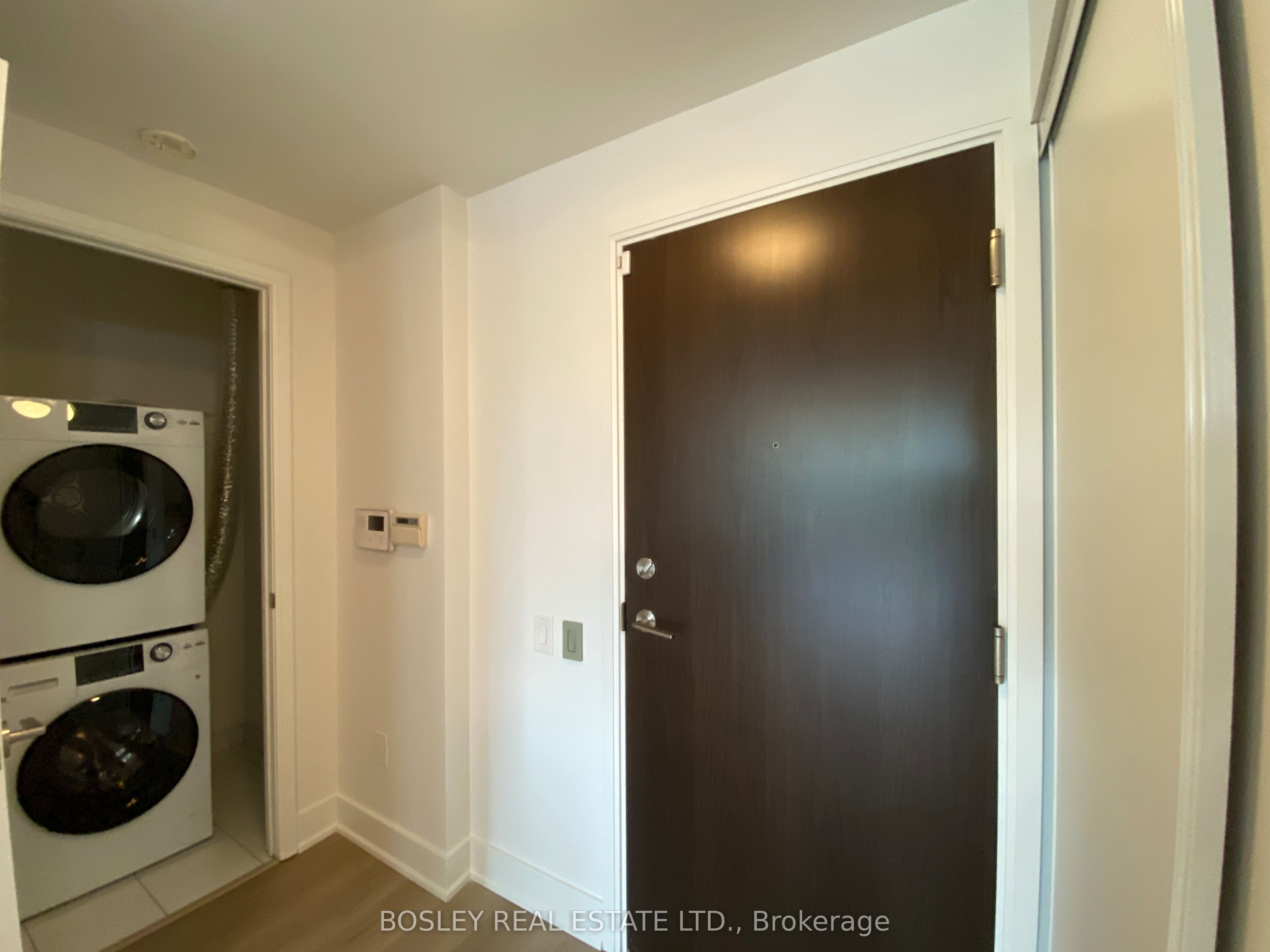 7608 Yonge Street 407
