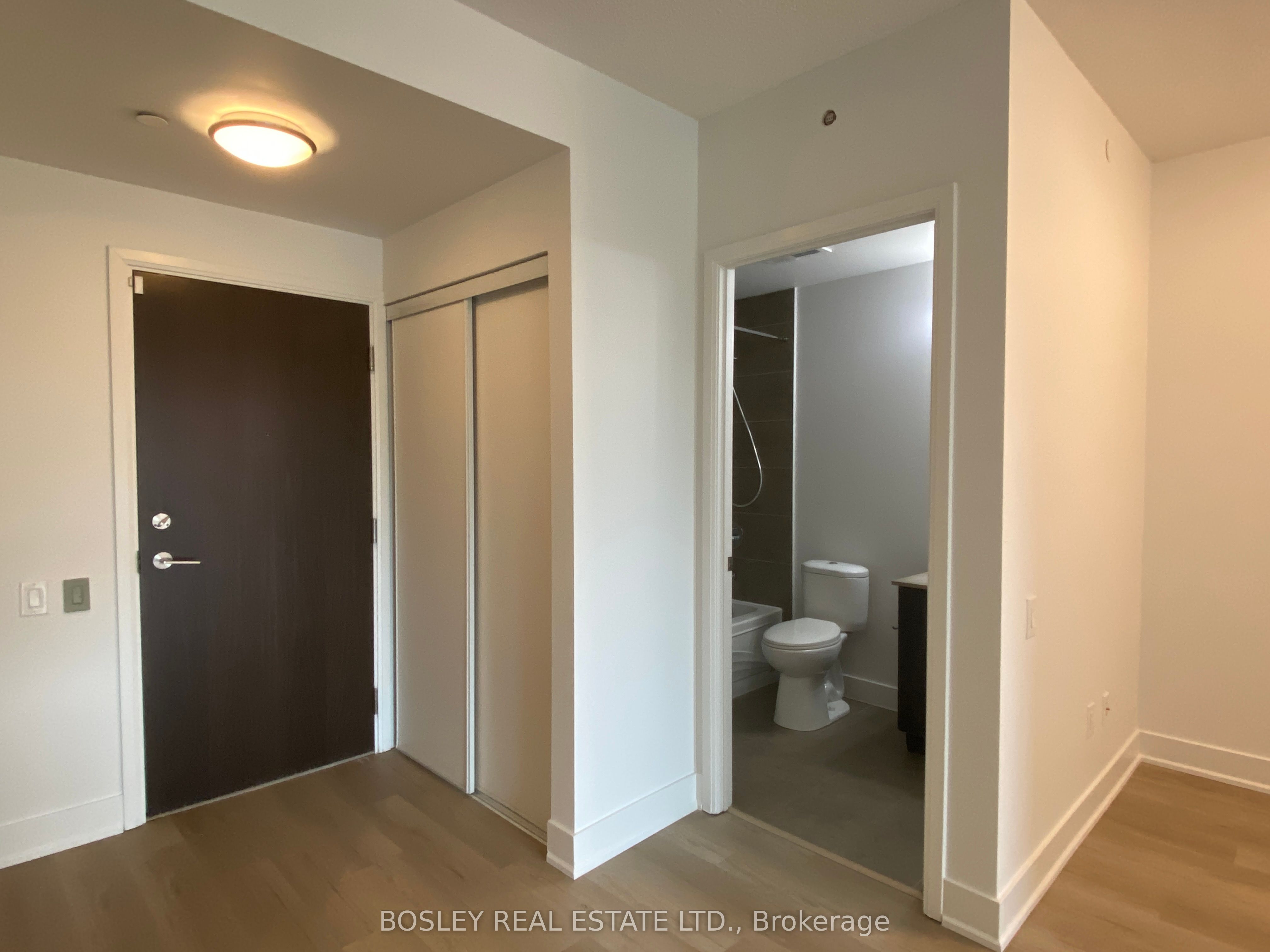 7608 Yonge Street 407