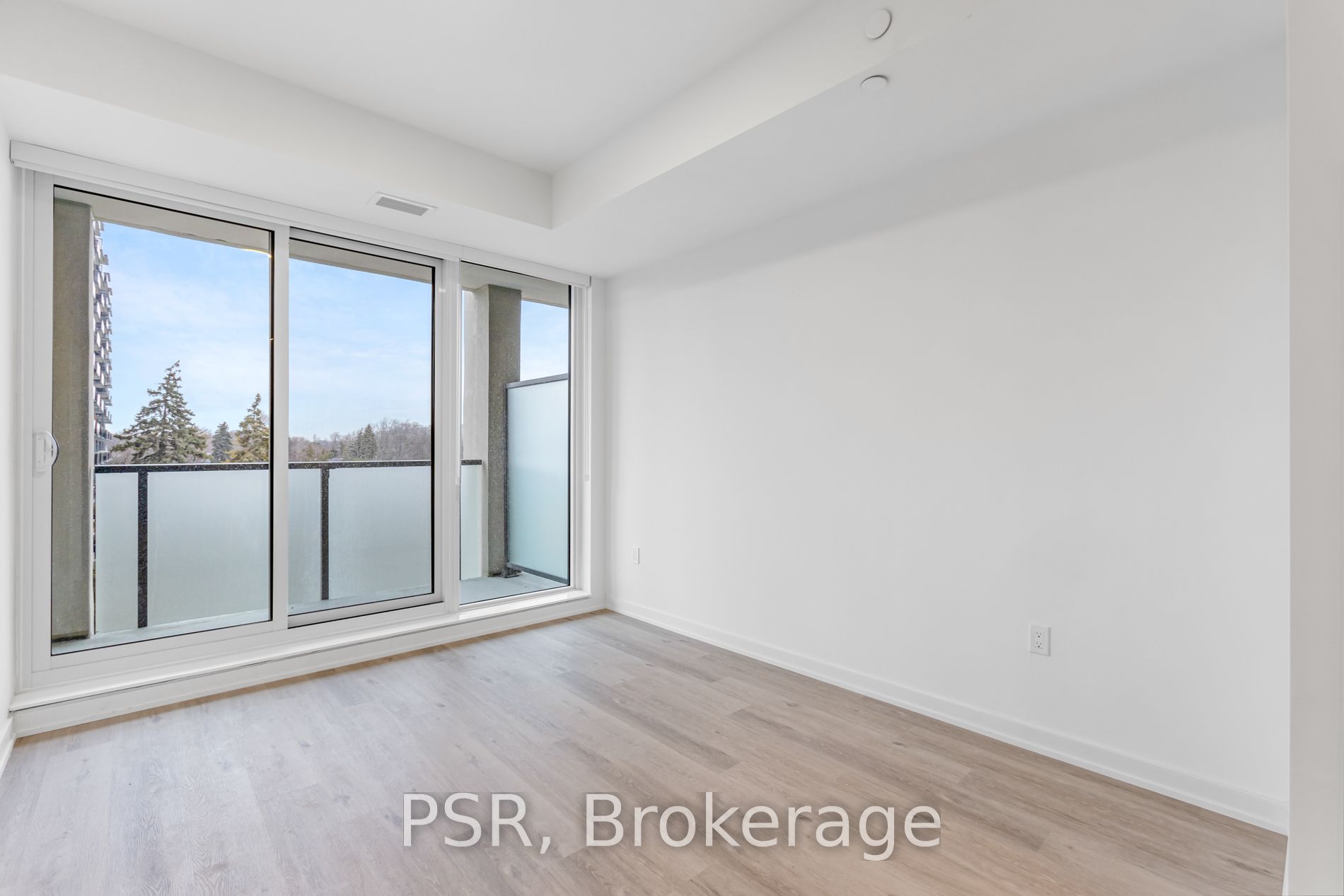 4365 Bloor Street W 514