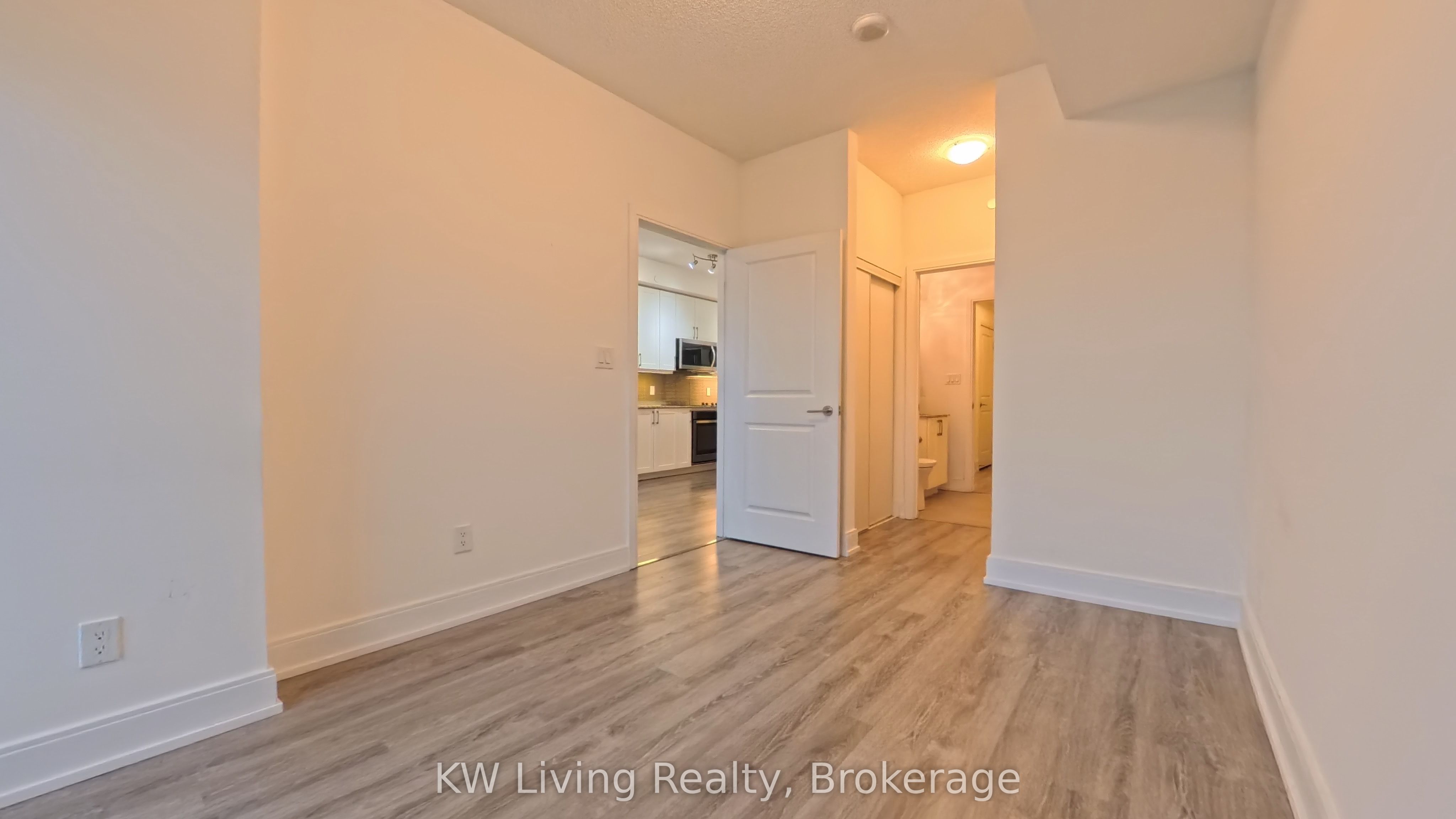 9608 Yonge Street 707