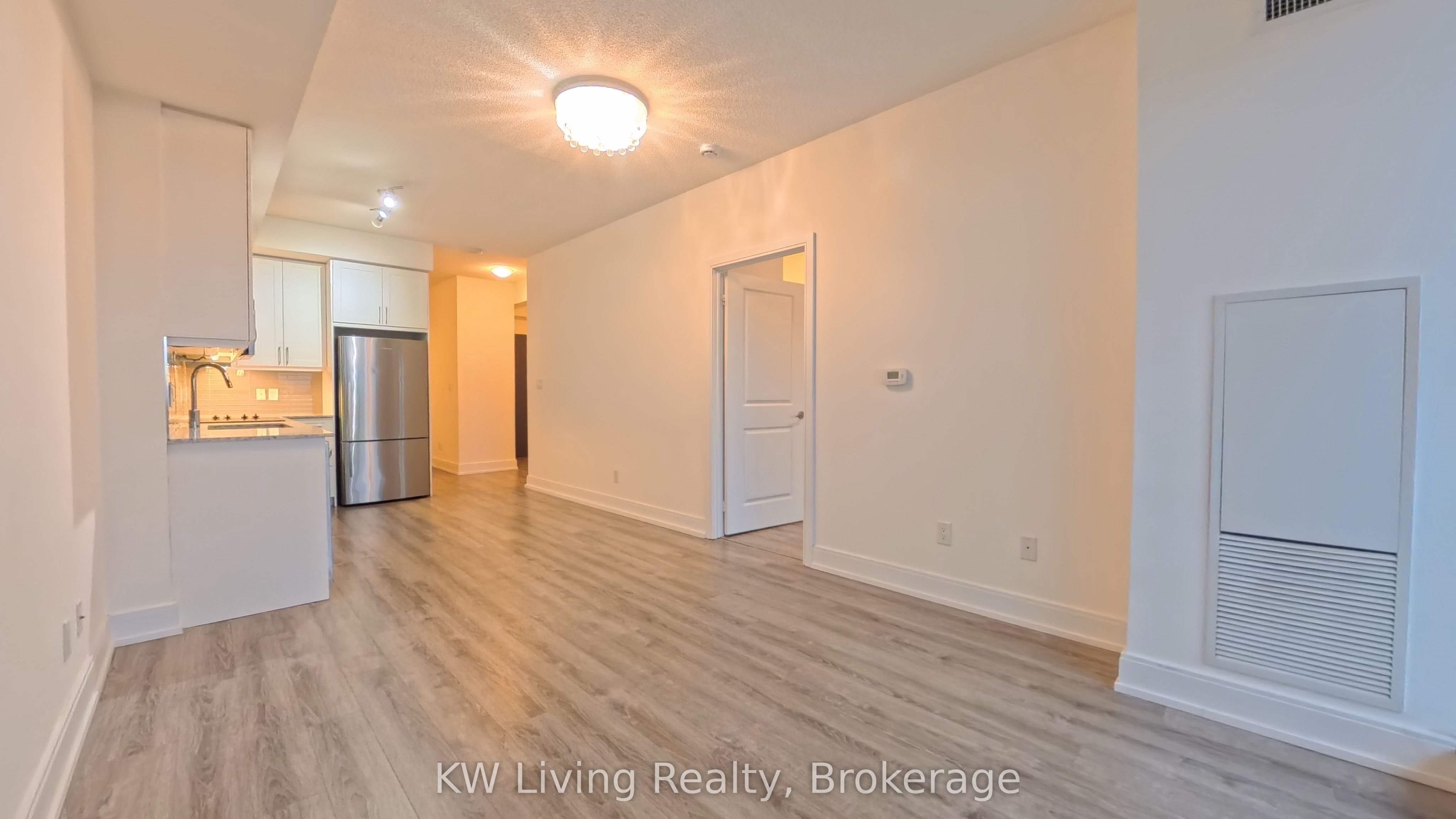 9608 Yonge Street 707