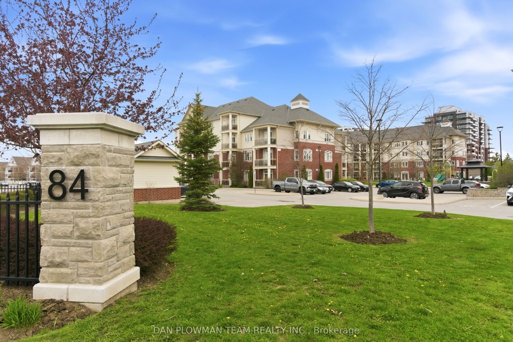 Photo of 84 Aspen Springs Drive #419, Clarington, ON L1C 0V3 (MLS # E13092458)