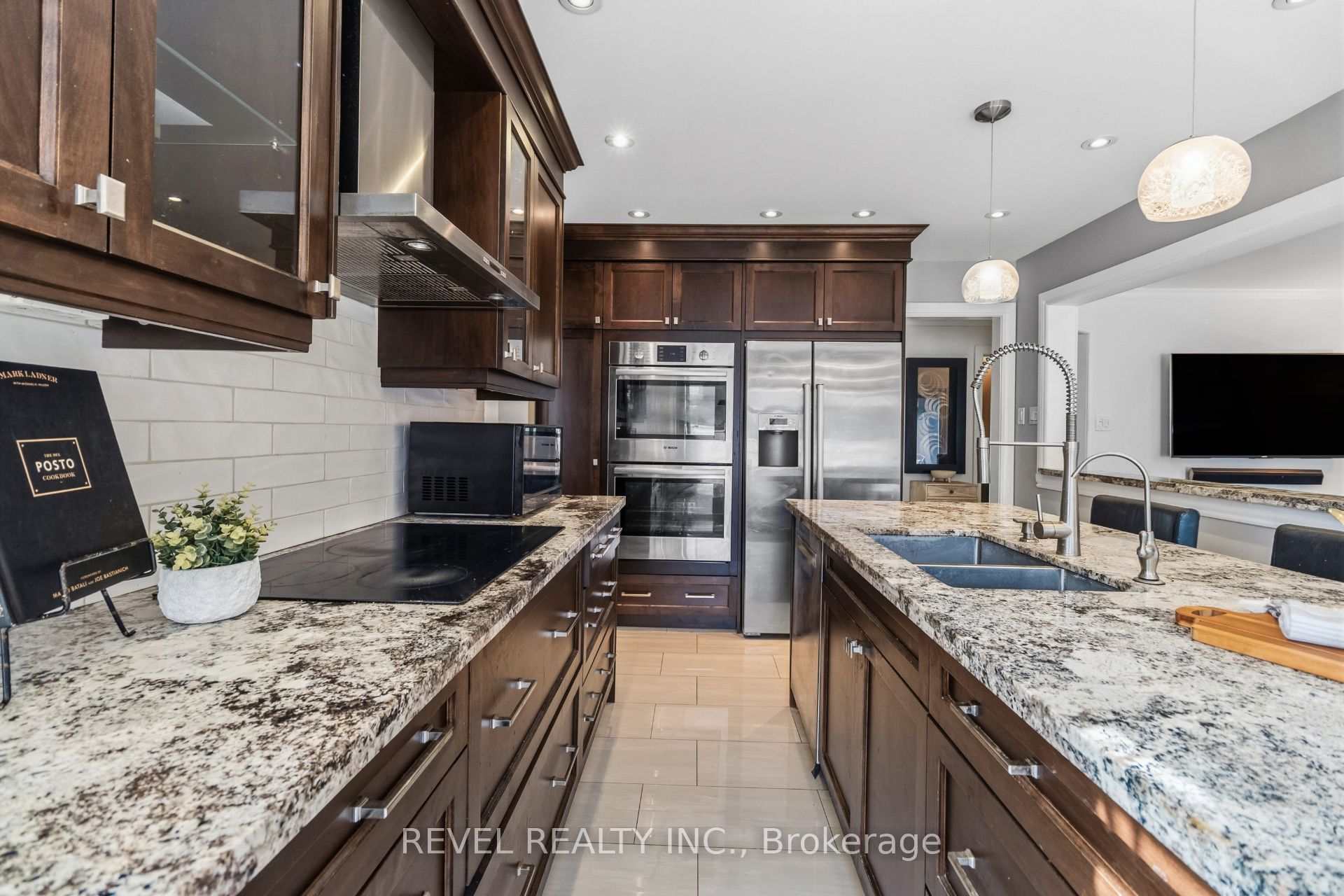 6624 Mockingbird Lane