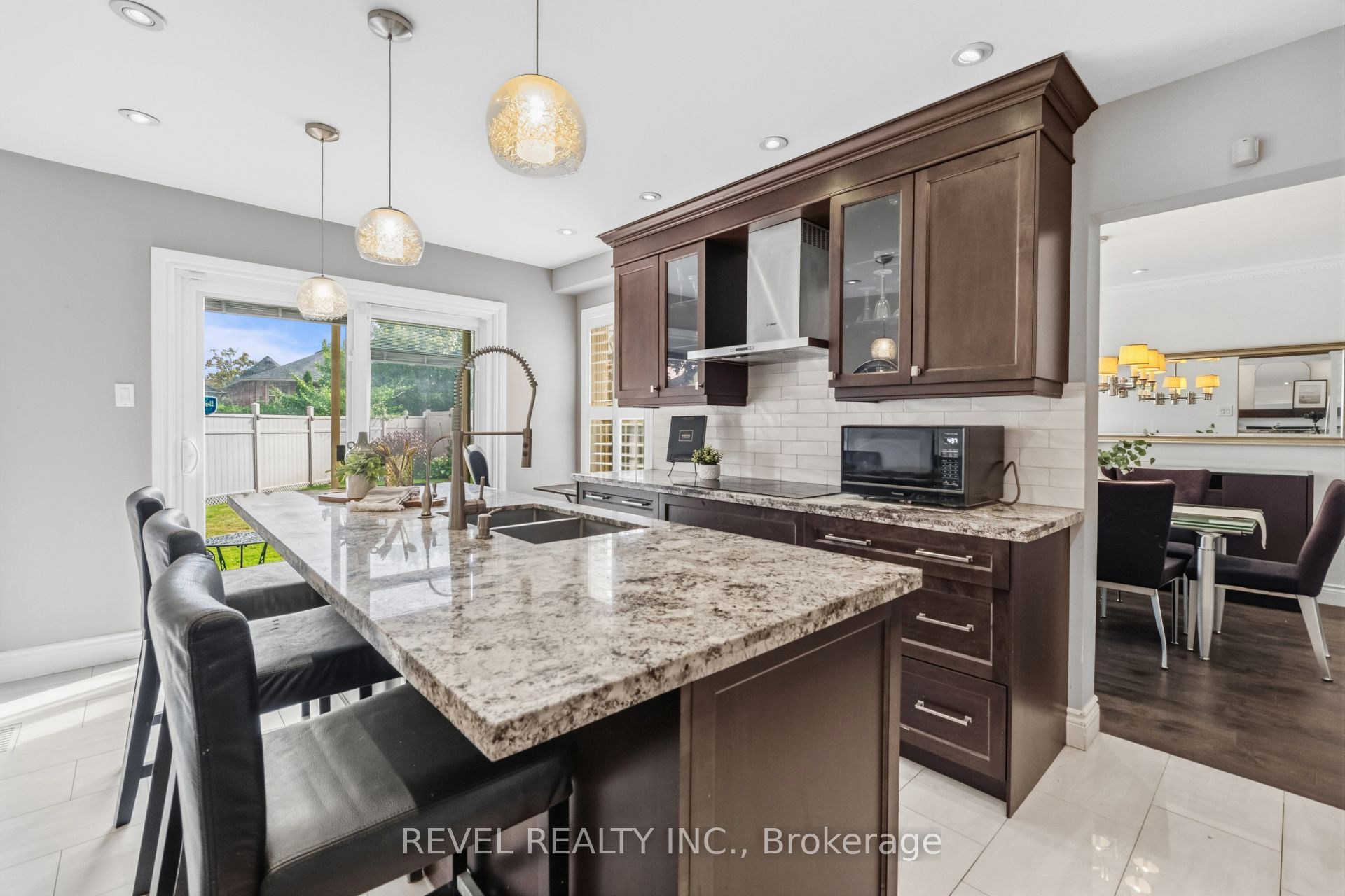 6624 Mockingbird Lane