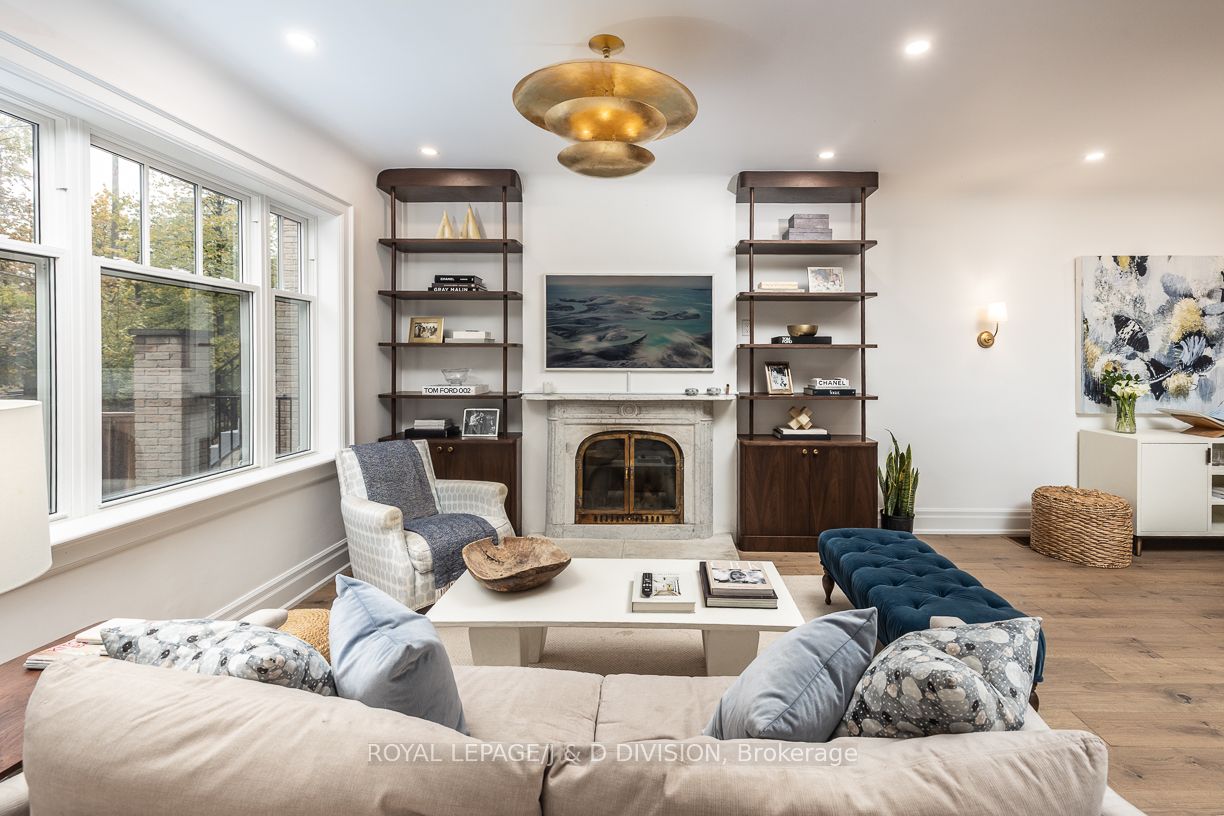 102 Shaftesbury Avenue