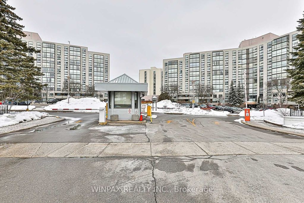 Photo of 20 Harding Boulevard #1202, Richmond Hill, ON L4C 9S4 (MLS # N13073358)