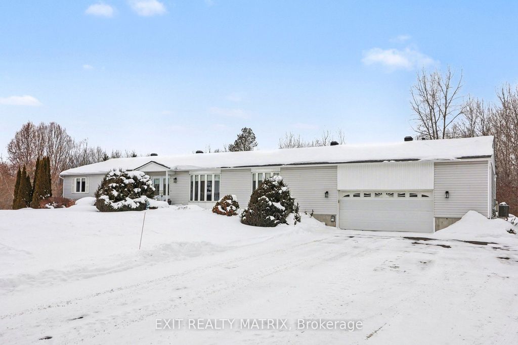 Photo of 8329 Rodney Farm Drive, Greely - Metcalfe - Osgoode - Vernon and Area, ON K0A 2P0 (MLS # X12788200)