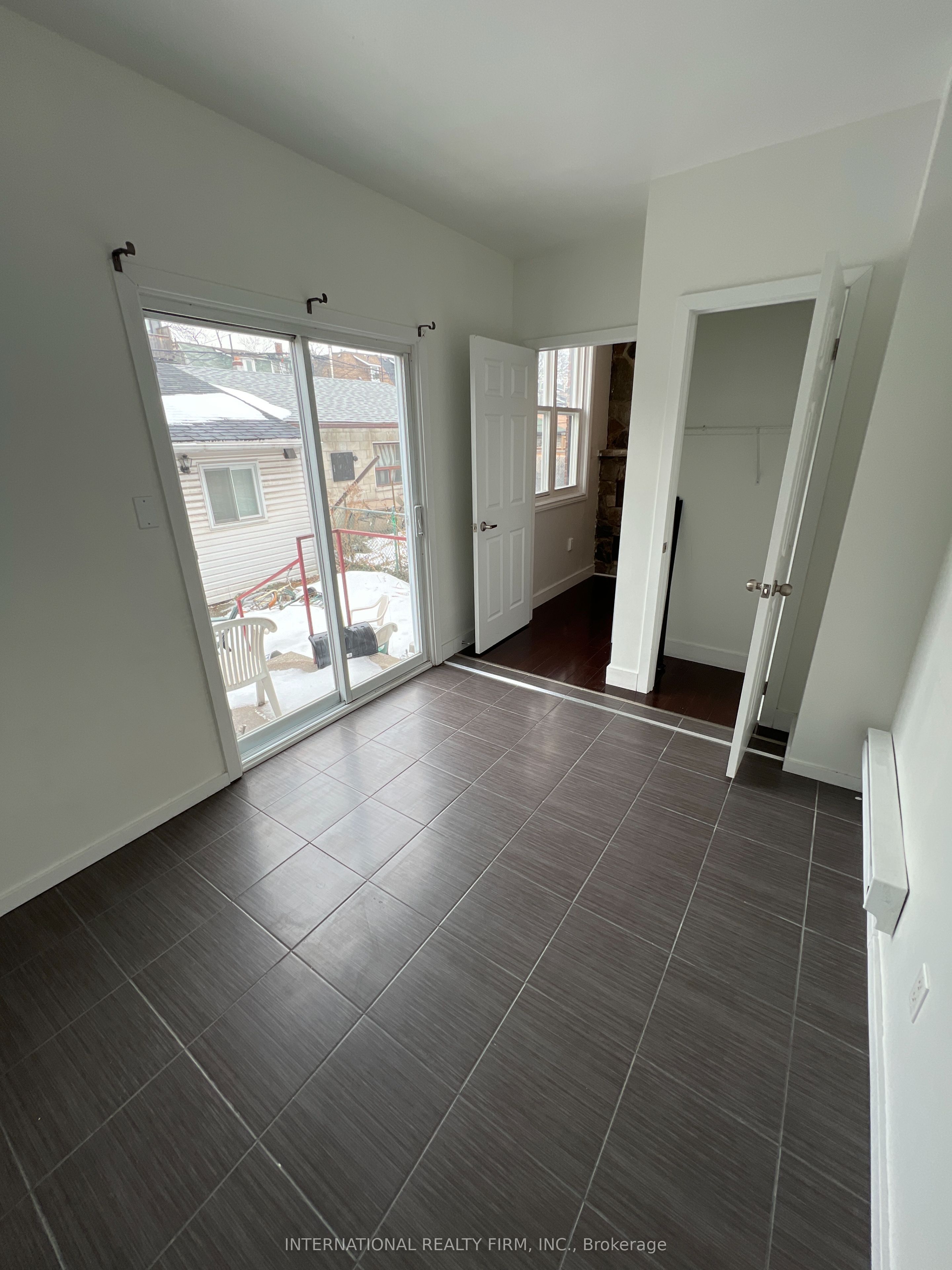 159 Montrose Avenue Unit 1