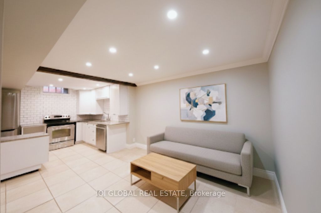 189 River Oaks Boulevard W Bsmt