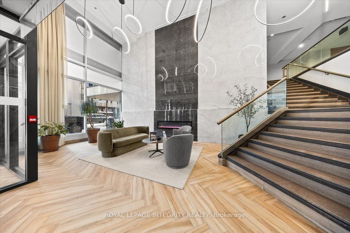Photo 1 of 12 — 161 Laurier Avenue W 909, Ottawa Centre, ON K1P 5J2