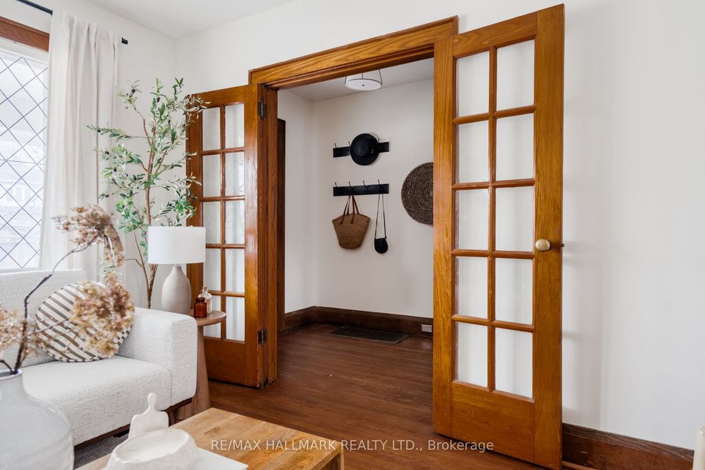 Photo of 2076 Gerrard Street E, Toronto, ON M4E 2B5 (MLS # E12688278)