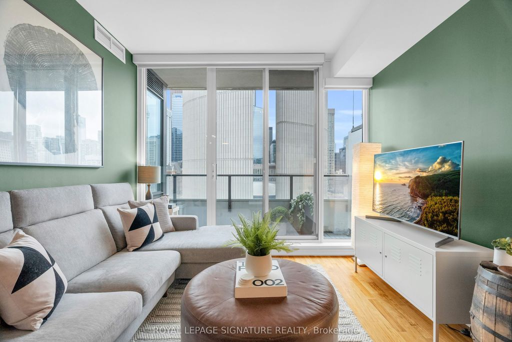 Photo of 111 Elizabeth Street #1208, Toronto, ON M5G 1P7 (MLS # C12369567)