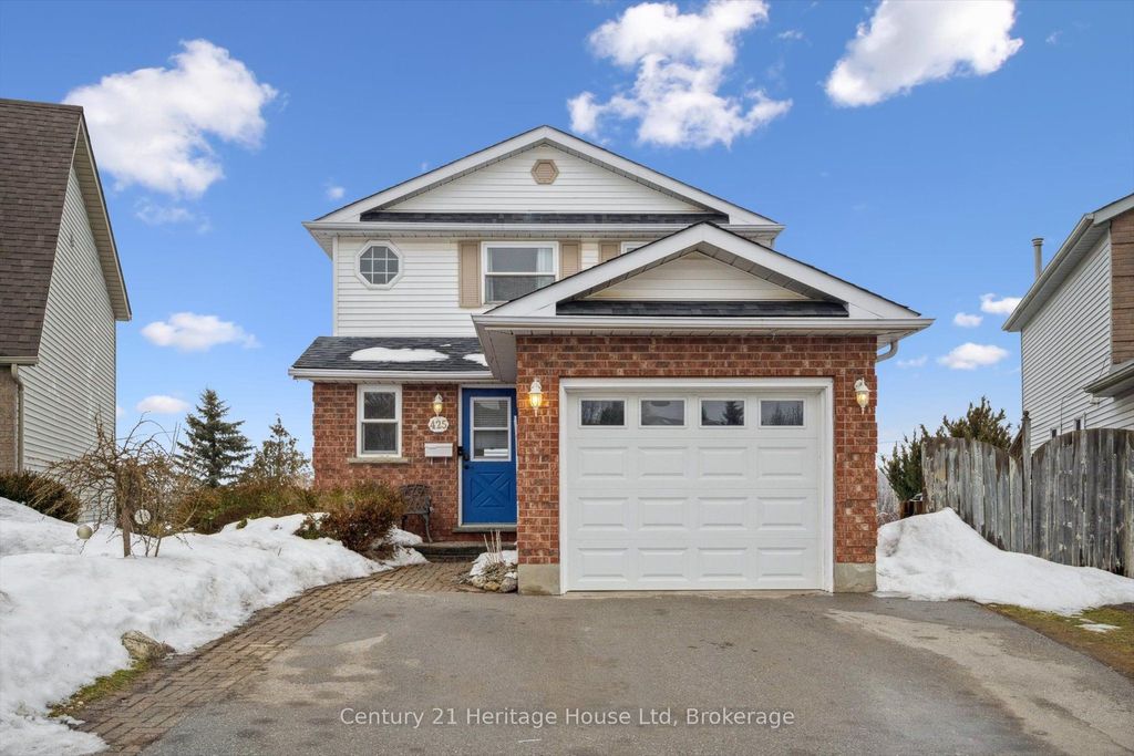 Photo of 425 Misty Crescent, Kitchener, ON N2B 3V7 (MLS # X12808272)