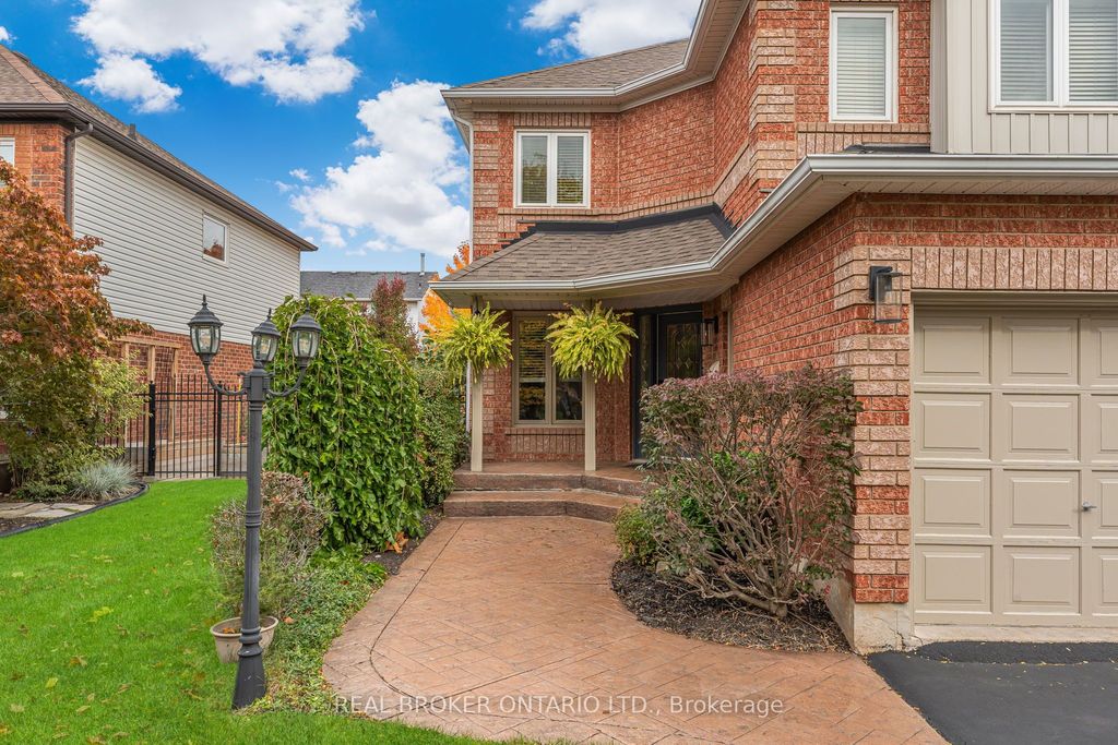 Photo of 24 Shetland Drive, Hamilton, ON L0R 2H5 (MLS # X12999236)