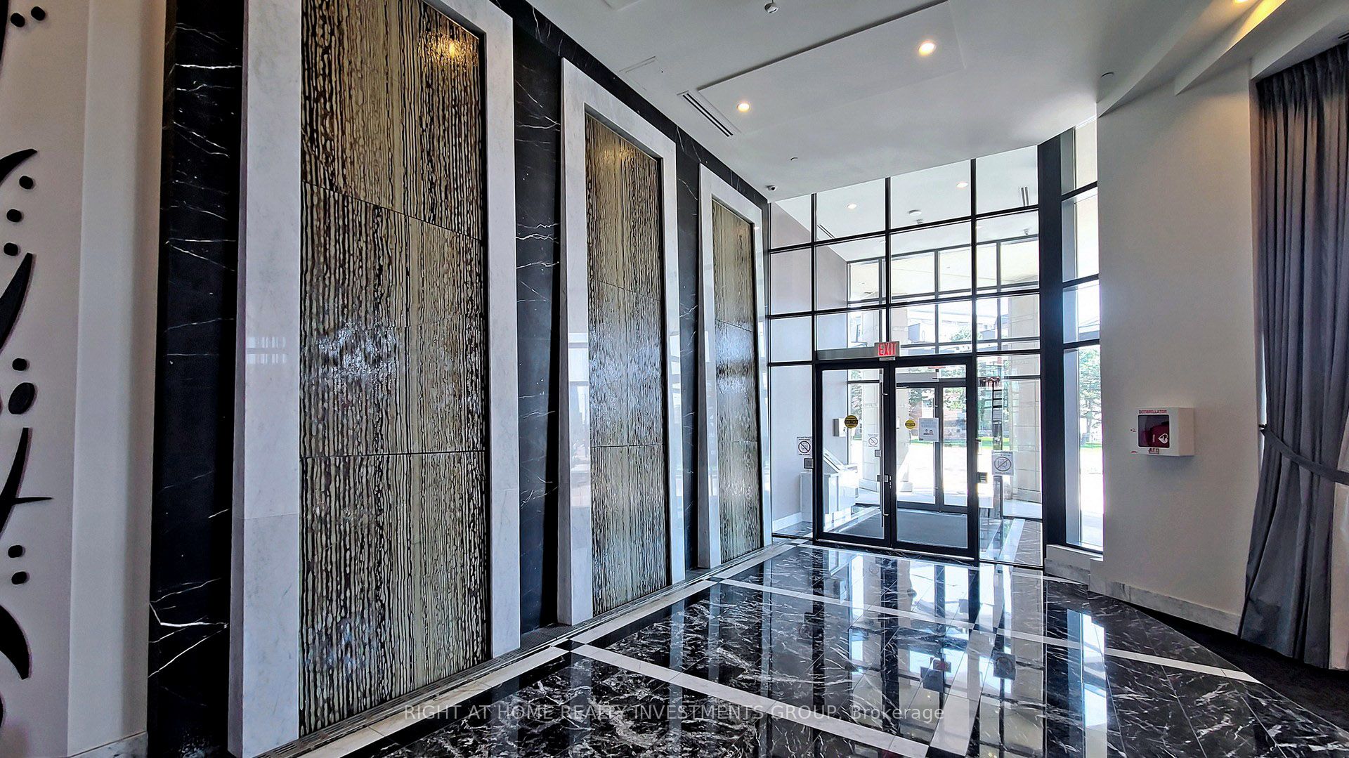 7608 Yonge Street 430