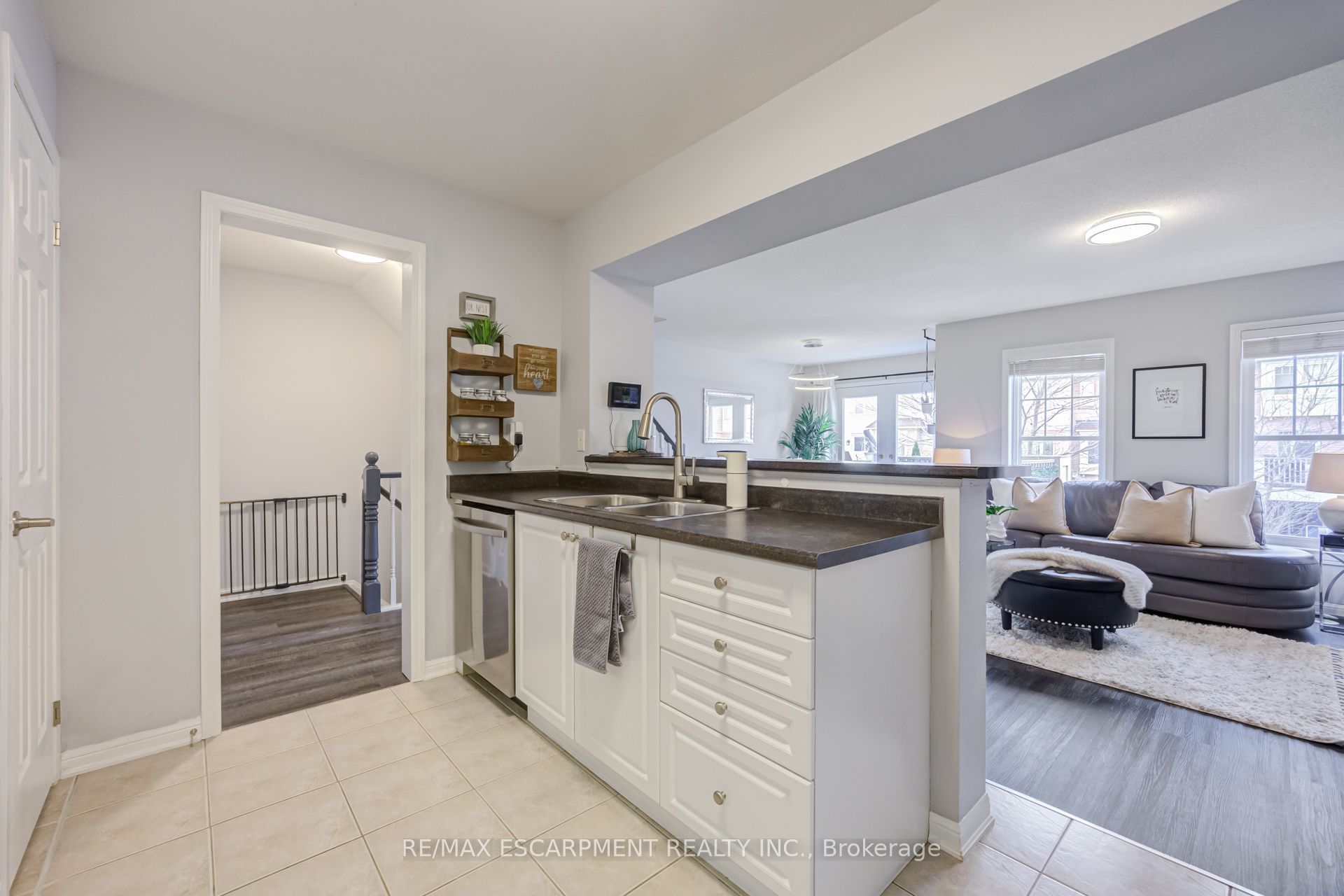 766 Challinor Terrace