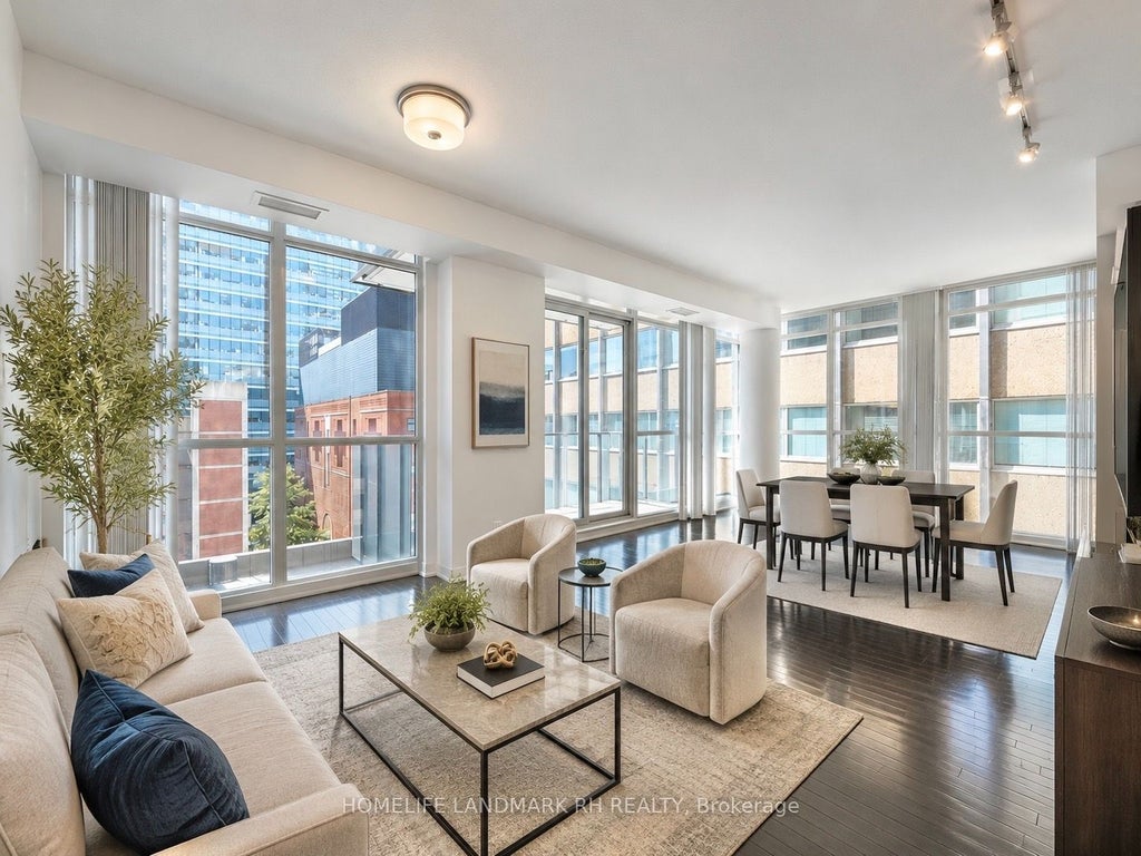 Photo of 770 BAY Street #601, Toronto, ON M5G 0A6 (MLS # C13628386)