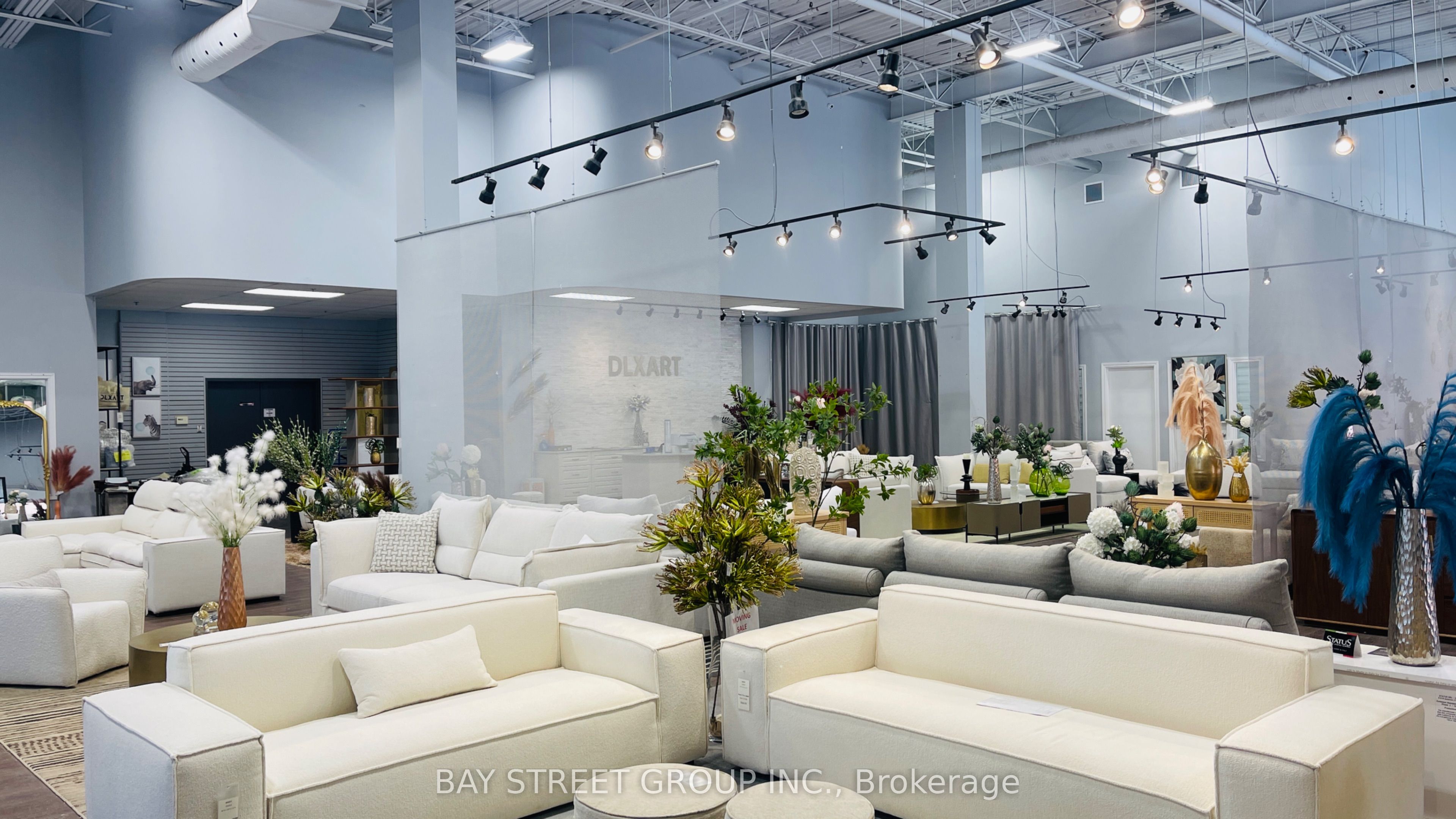 5701 Steeles Avenue W