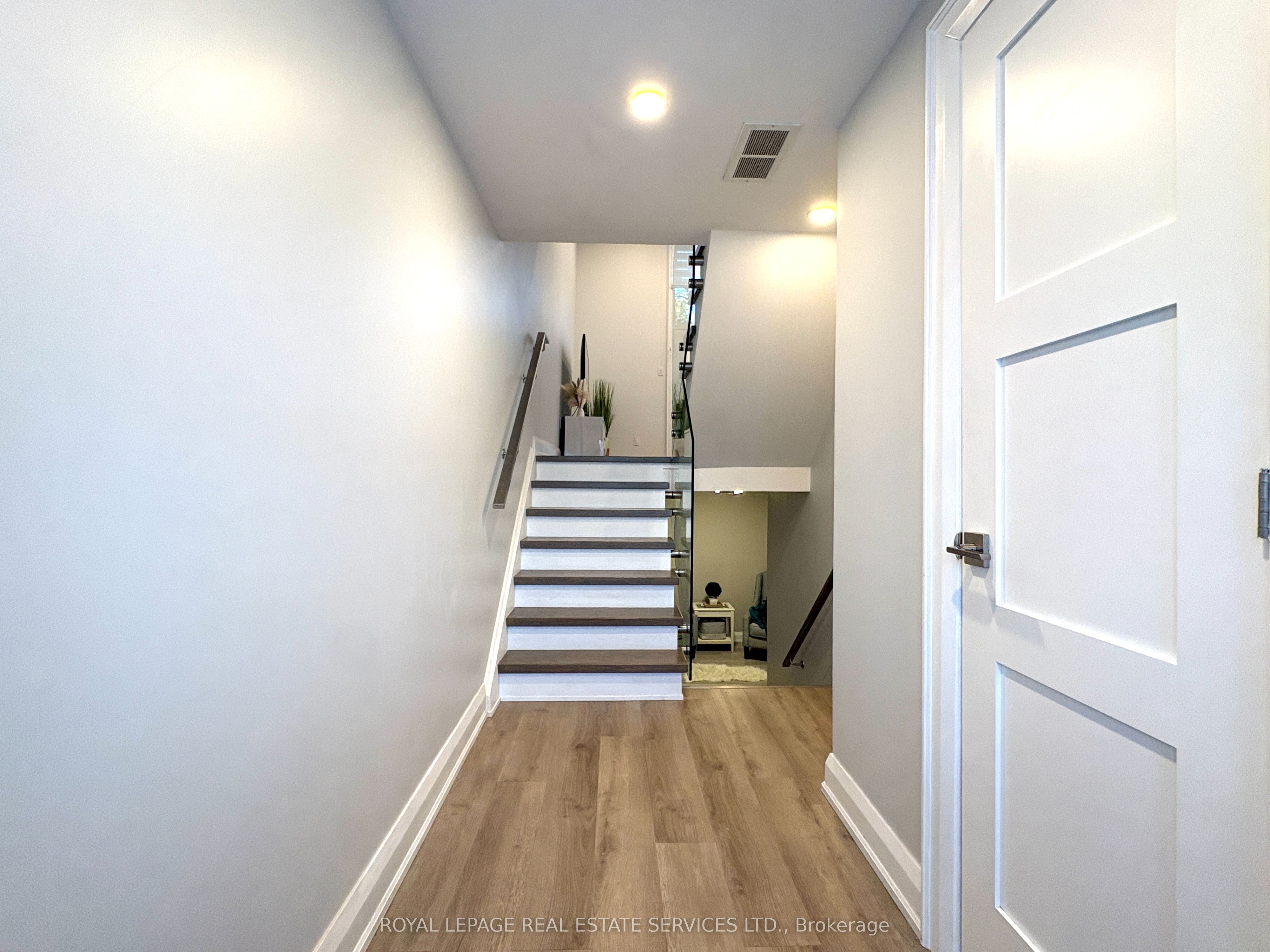 629 Rathburn Road 30