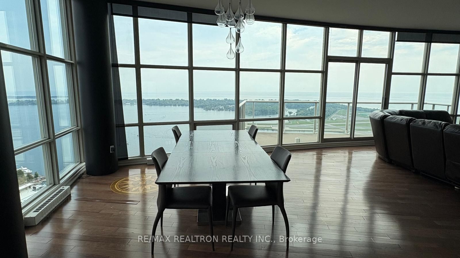 35 Mariner Terrace PH3