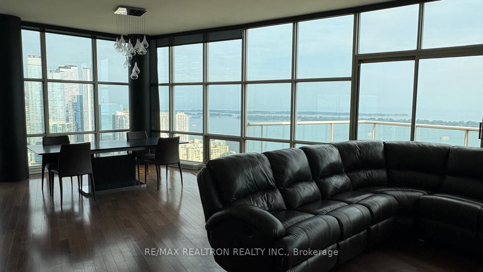 35 Mariner Terrace PH3