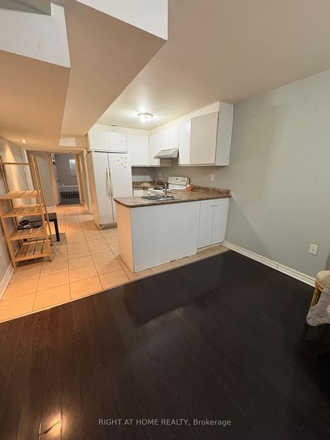 BSMT - 5292 Longhouse Crescent Mississauga ON L5R 3S4