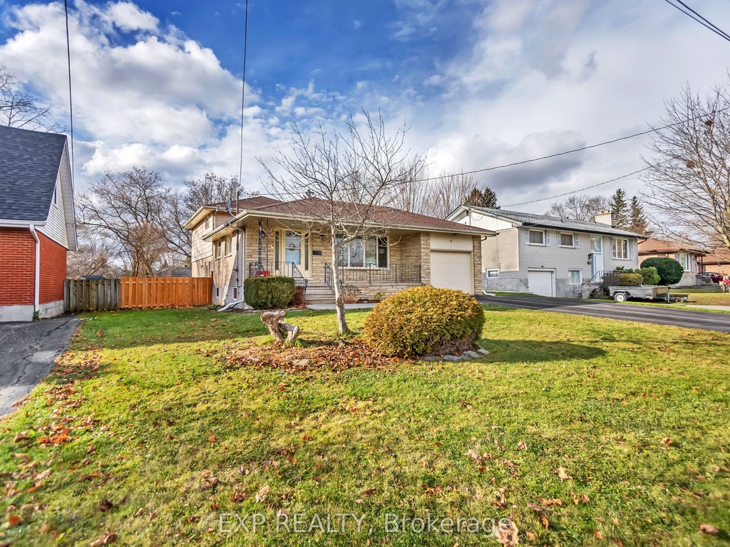 Photo of 16 Applewood Drive, Belleville, ON K8P 4E2 (MLS # X13646714)