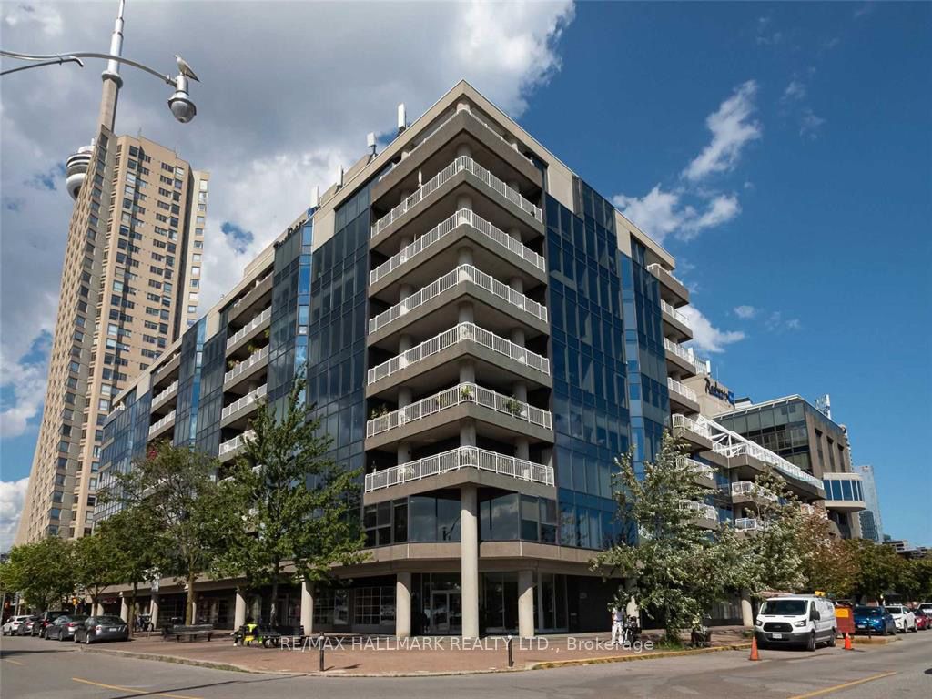 Photo of 251 Queens Quay W #404, Toronto, ON M5J 2N6 (MLS # C13450328)