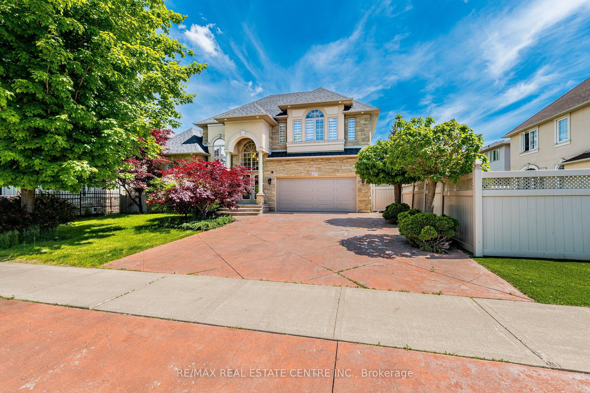 137 Cloverleaf Drive Ancaster