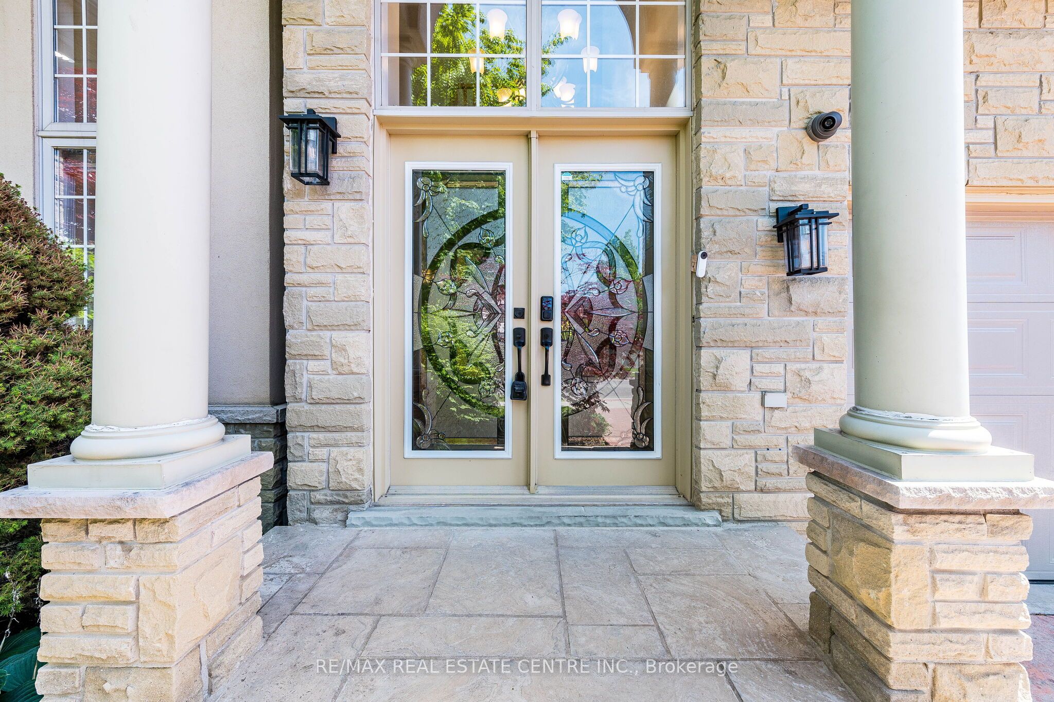 137 Cloverleaf Drive Ancaster
