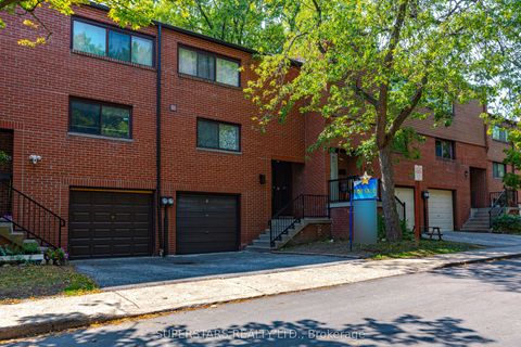 Photo of 4 Frosty Meadoway N/A, Toronto, ON M2H 2V6 (MLS # C12298623)
