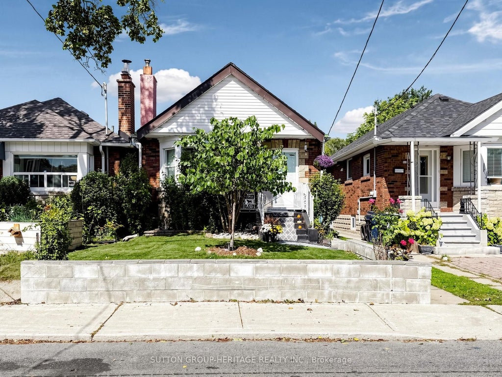 Photo of 248 Westwood Avenue, Toronto, ON M4J 2H4 (MLS # E13842566)