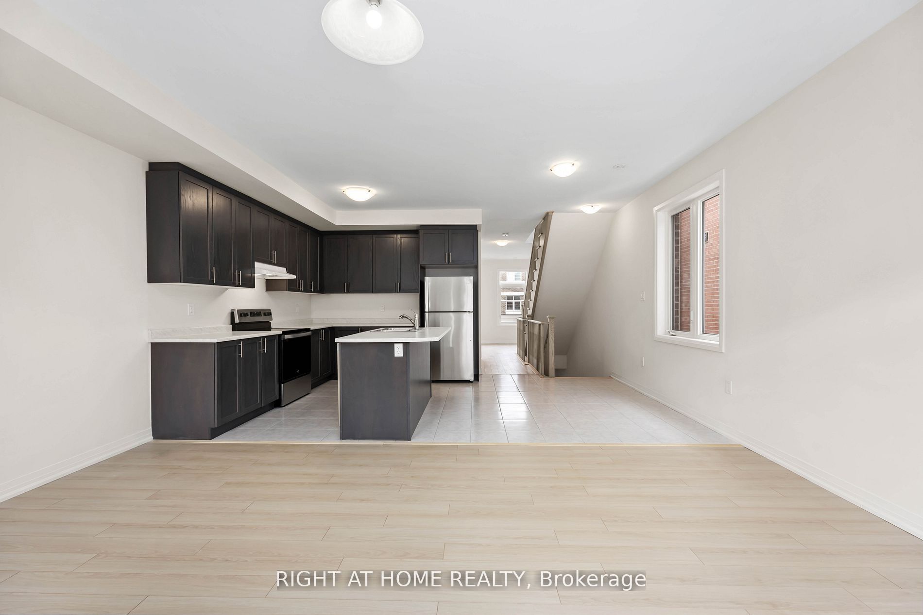 31 Sissons Way (Upper)