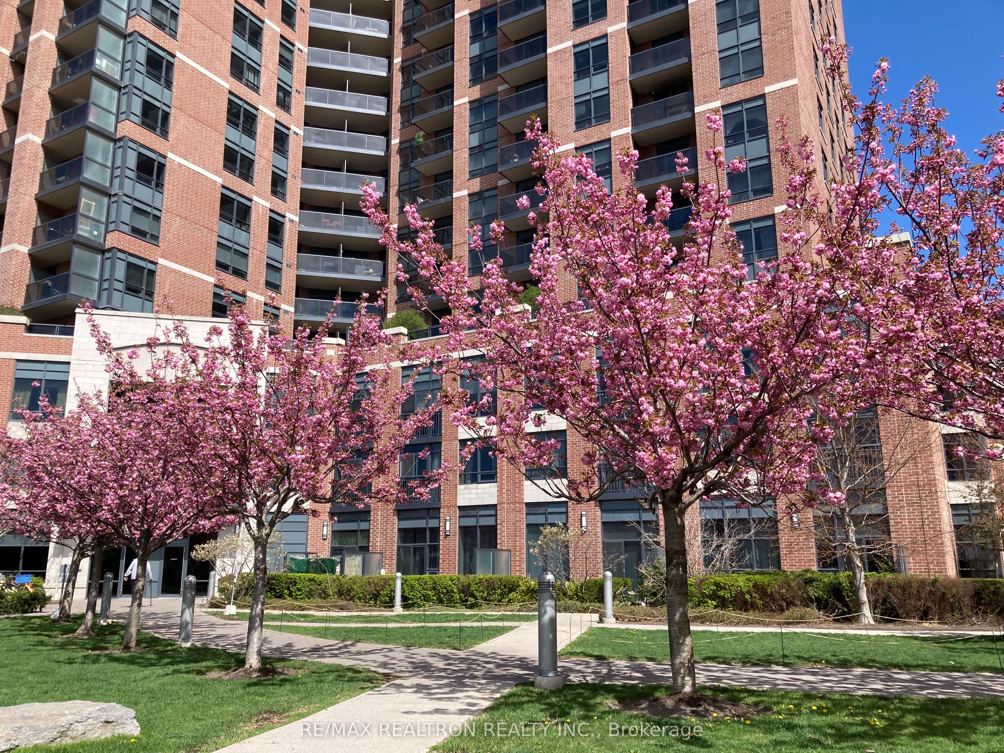 60 Heintzman Street 535